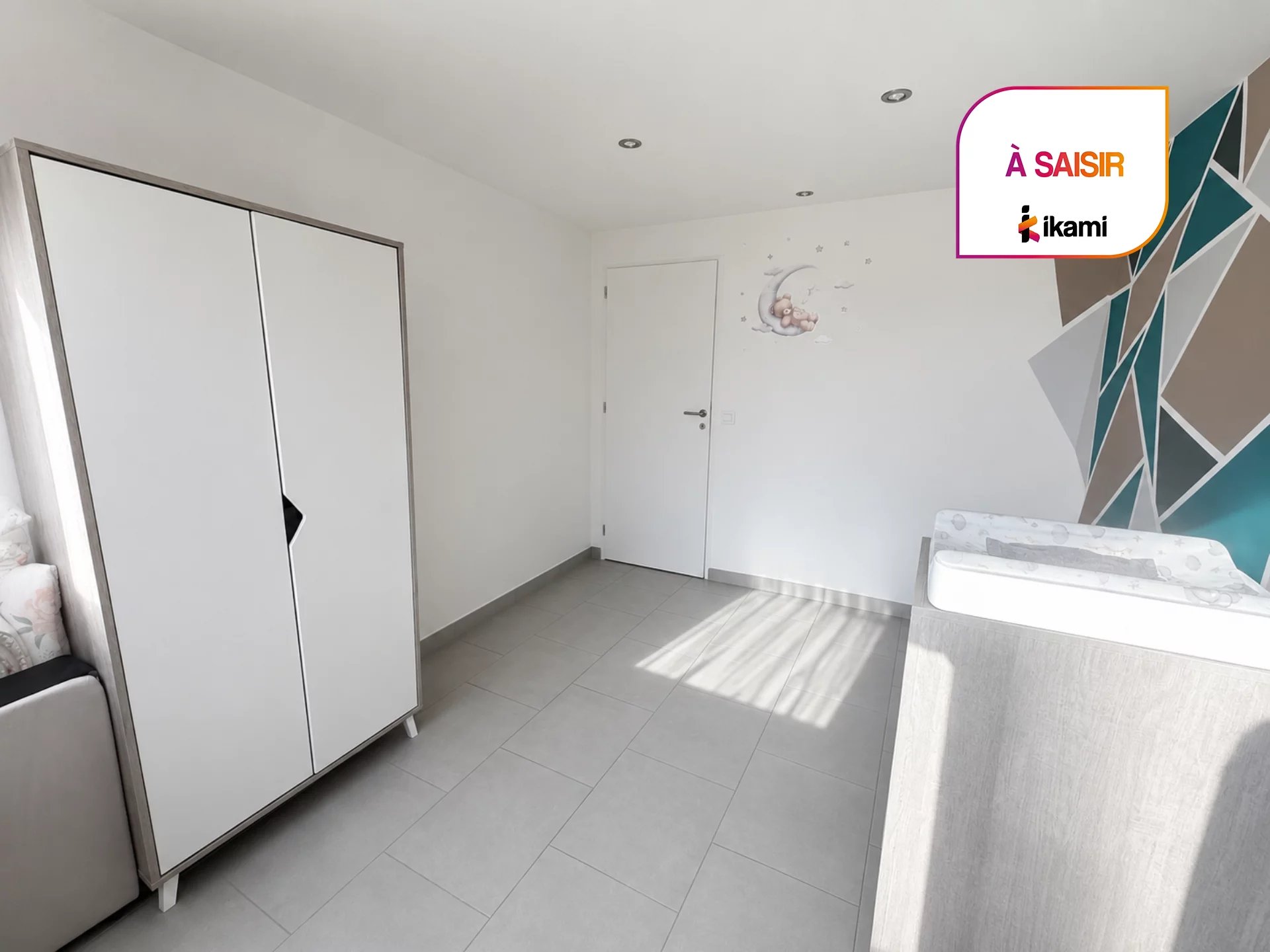CLUSES (74300)  LOCAL COMMERCIAL DE 50 m2 +APPARTEMENT DE  7