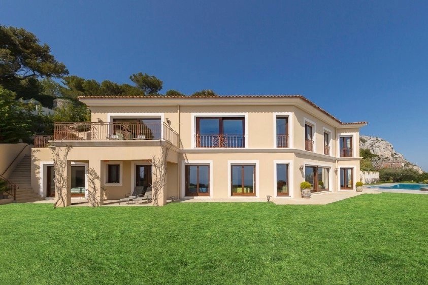 Panoramic Sea Views From This Villa Rental in Eze France