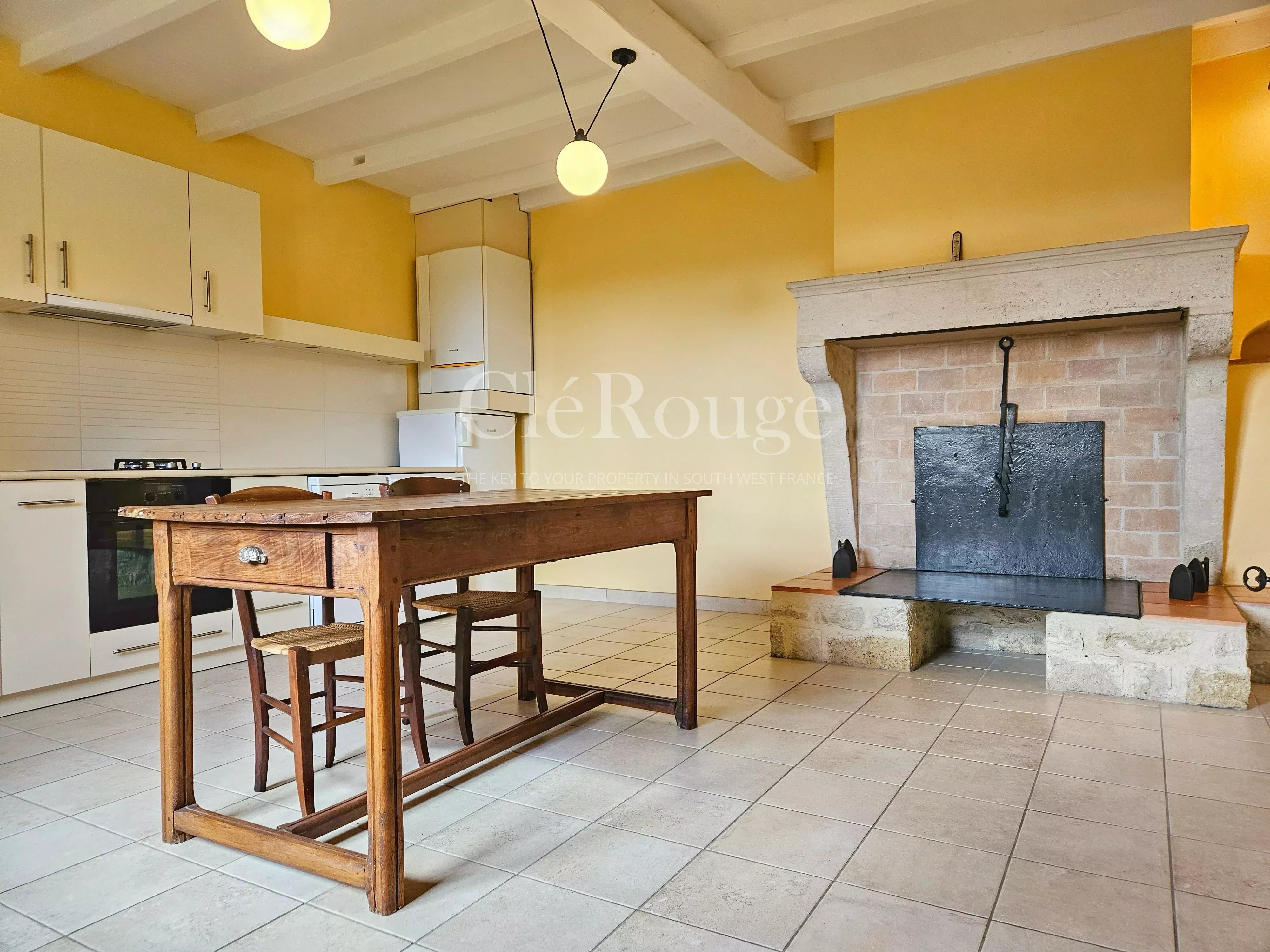 Charmante woning met prachtig uitzicht op 5 minuten van Gensac