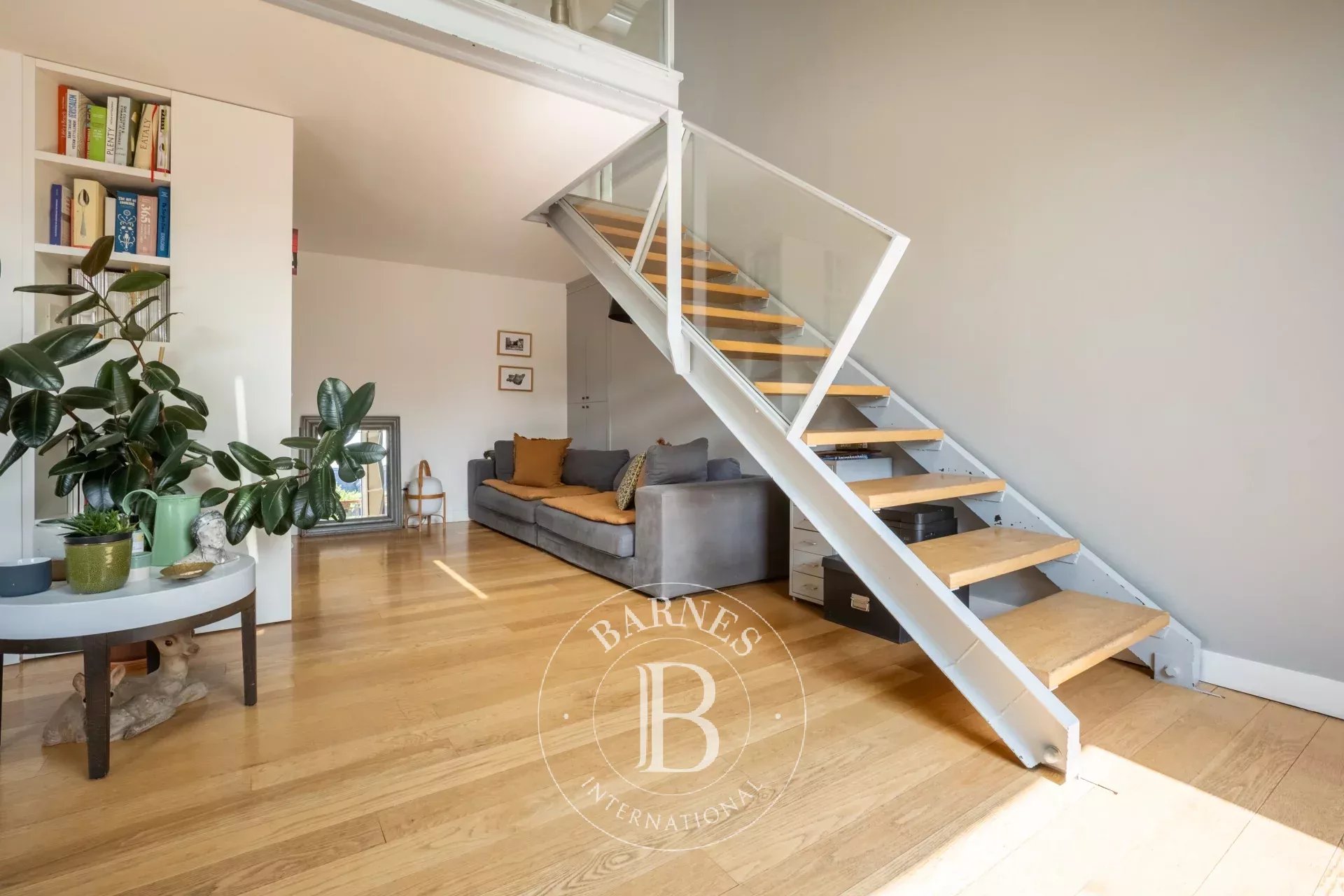 Daire Paris 10ème - picture 5