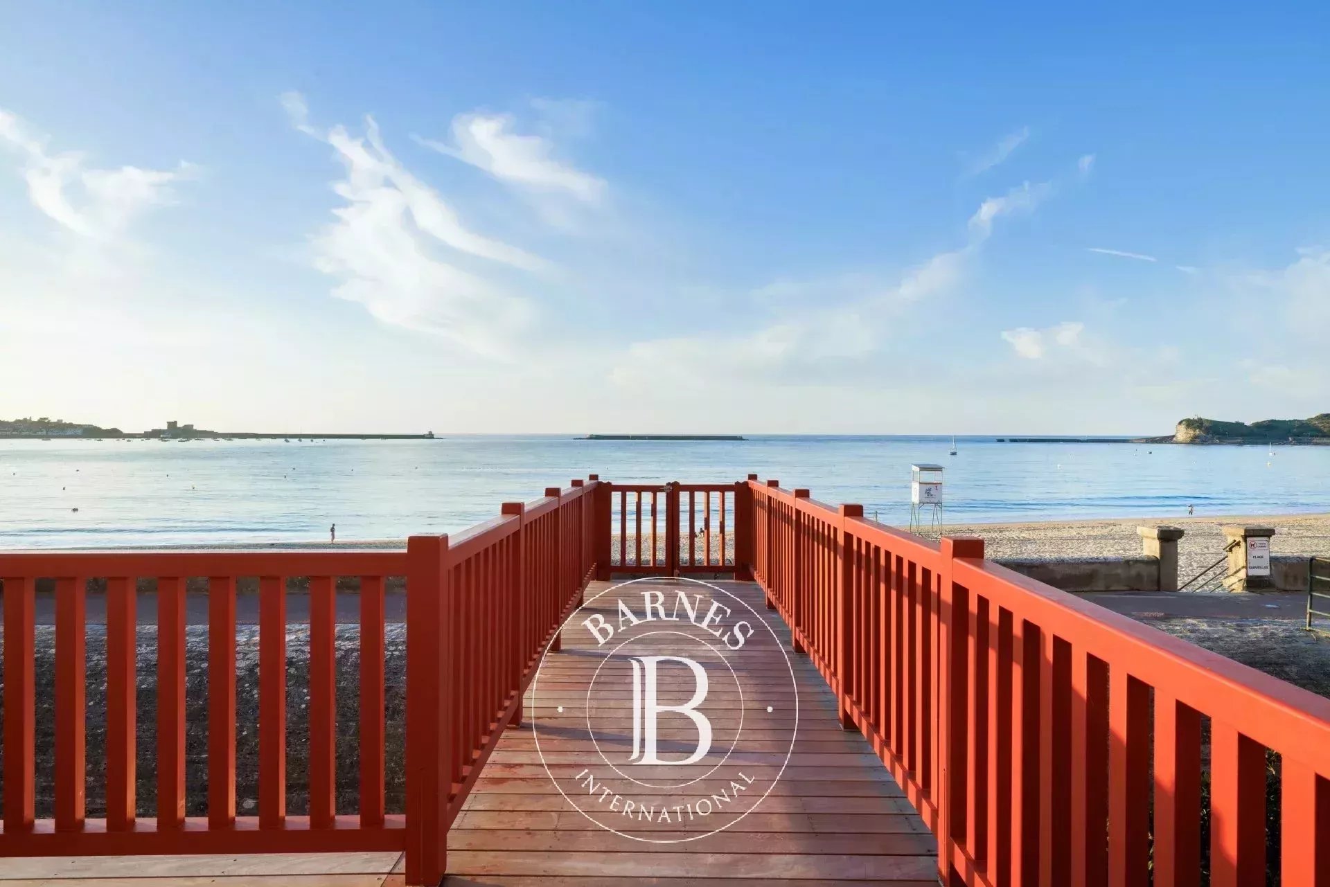 SAINT JEAN DE LUZ, SEAFRONT, EXCEPTIONAL PROPERTY WITH POOL