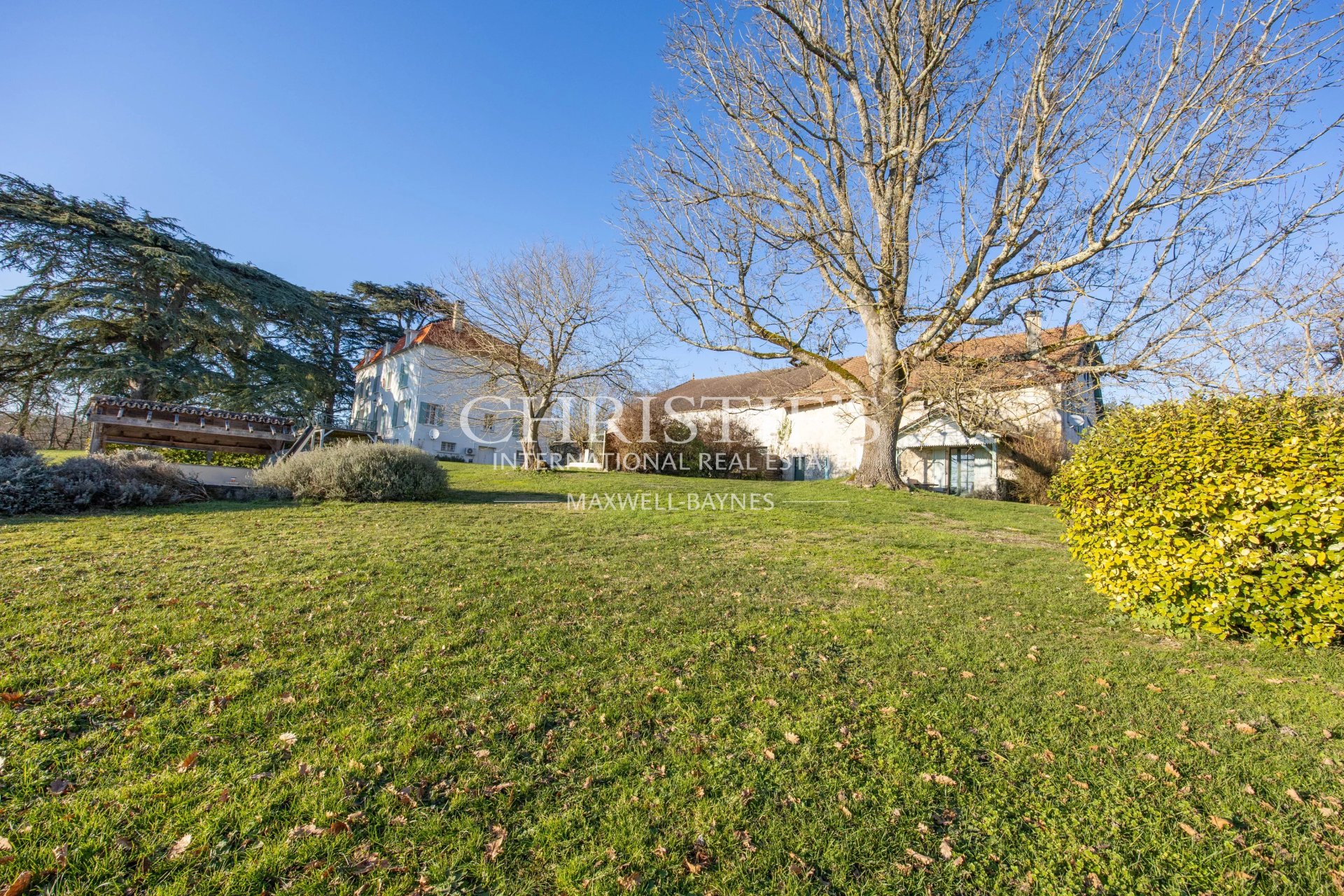 7 Bedroom Villa/Townhouse's Image 31