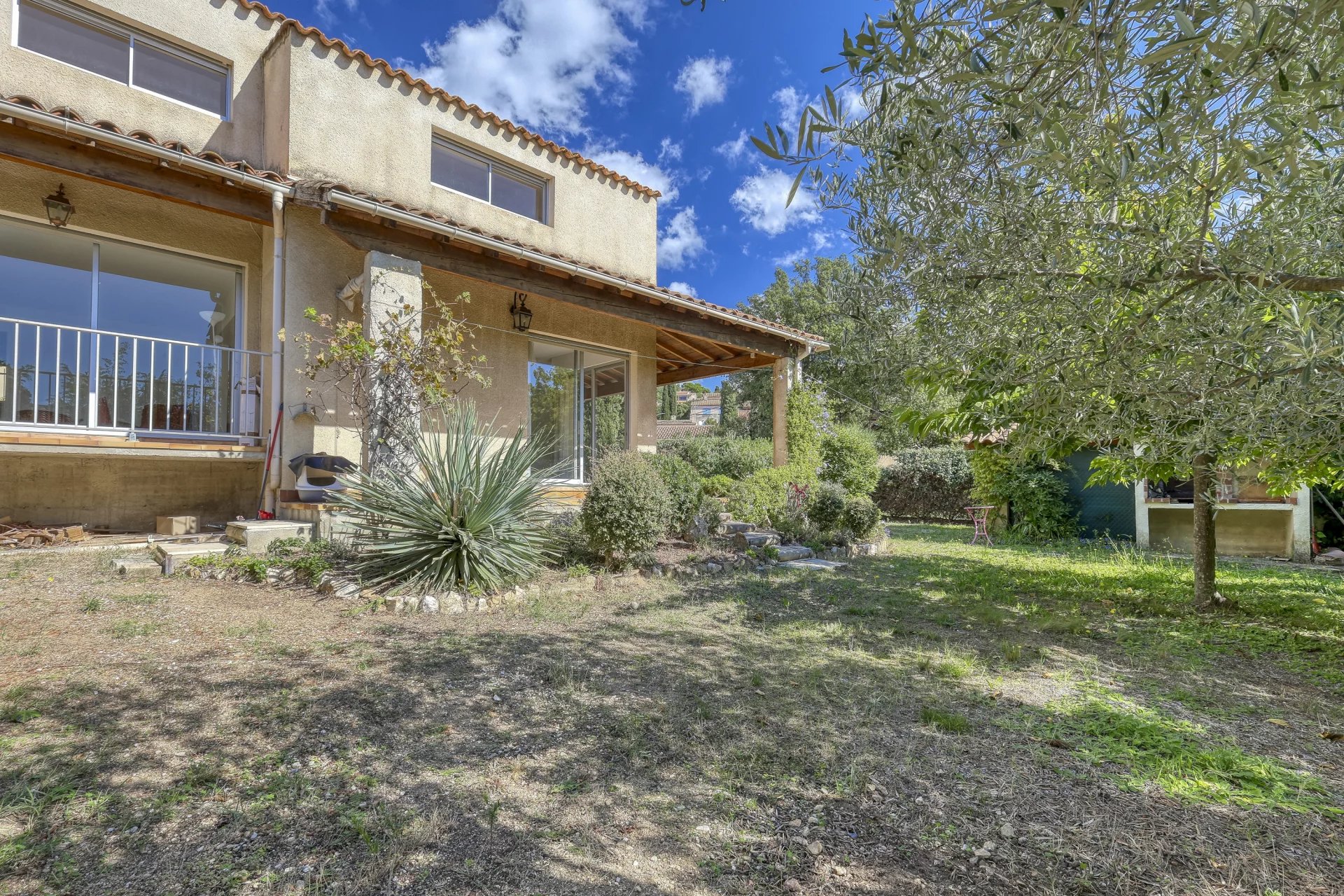 Charming Family House of 136m2, Ideally Located in Bormes-les-Mimosas