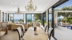 Contemporary villa with panoramic sea views — photo 5 of 7