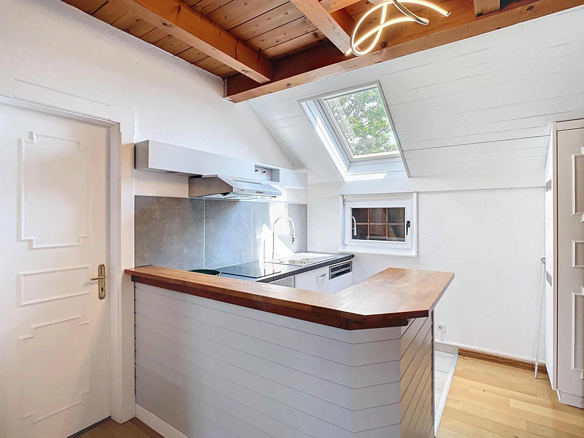 Maison vaudoise avec magnifique jardin