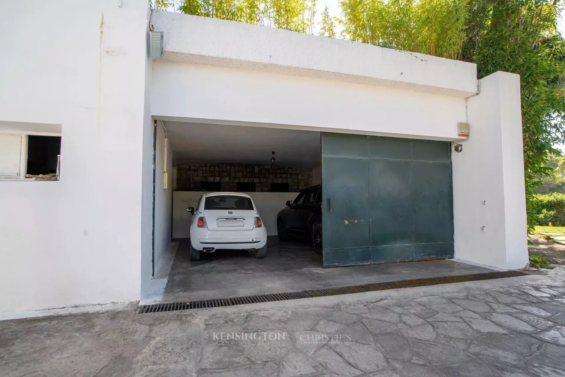 6 Bedroom Villa/Townhouse's Image 56
