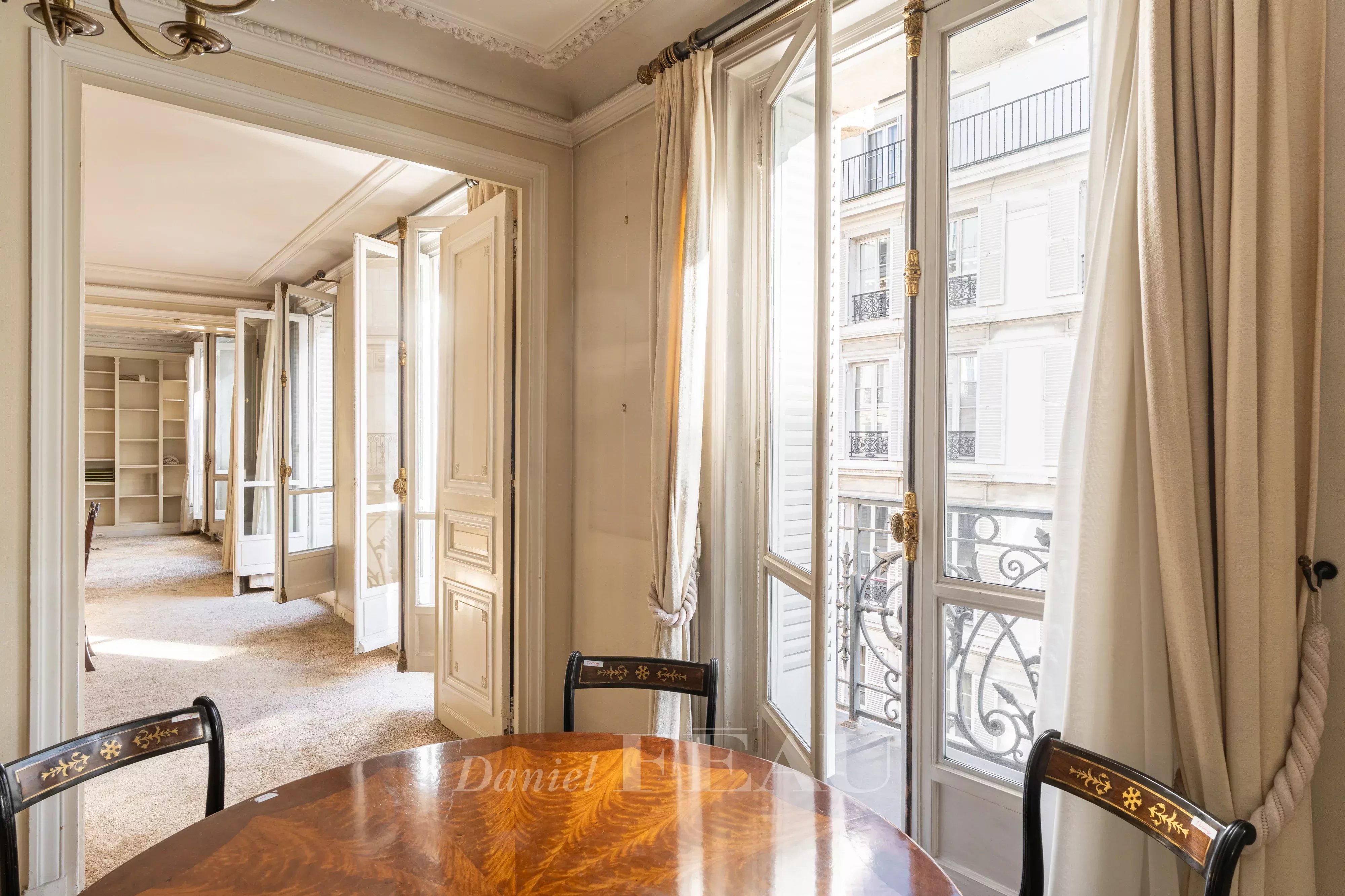 FEAU-FINAL Feau-Saint-Germain-54 rue Bonaparte