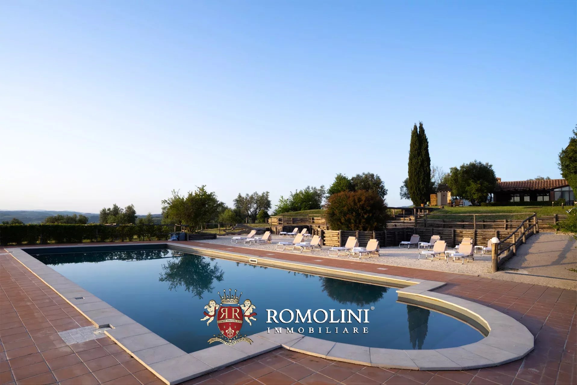 13 Bedroom Villa/Townhouse's Image 36
