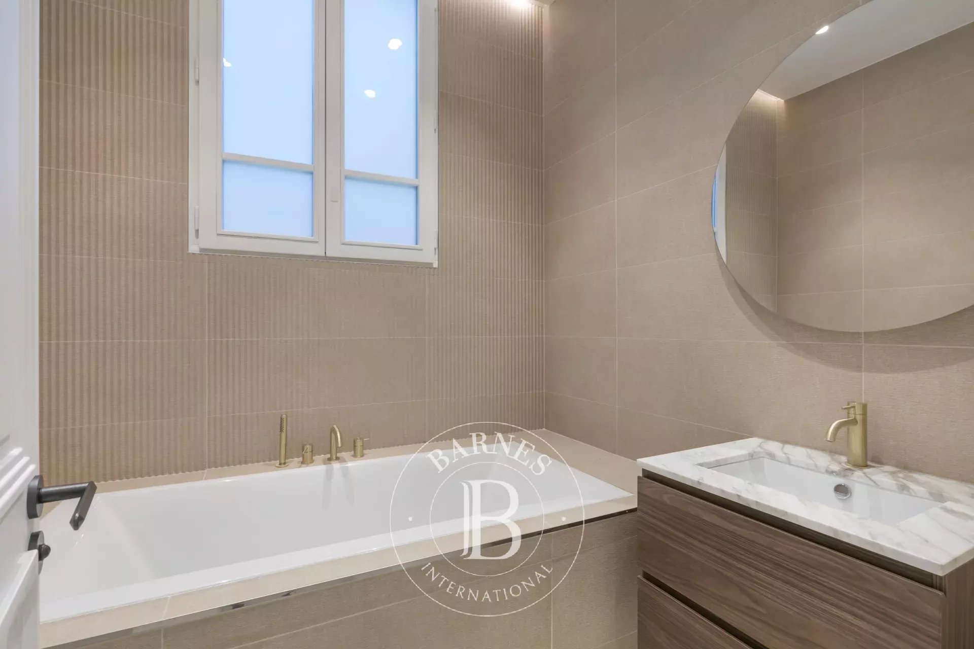 Paris 16 - Malakoff - Fully renovated apartment - 3 bedrooms - picture 8