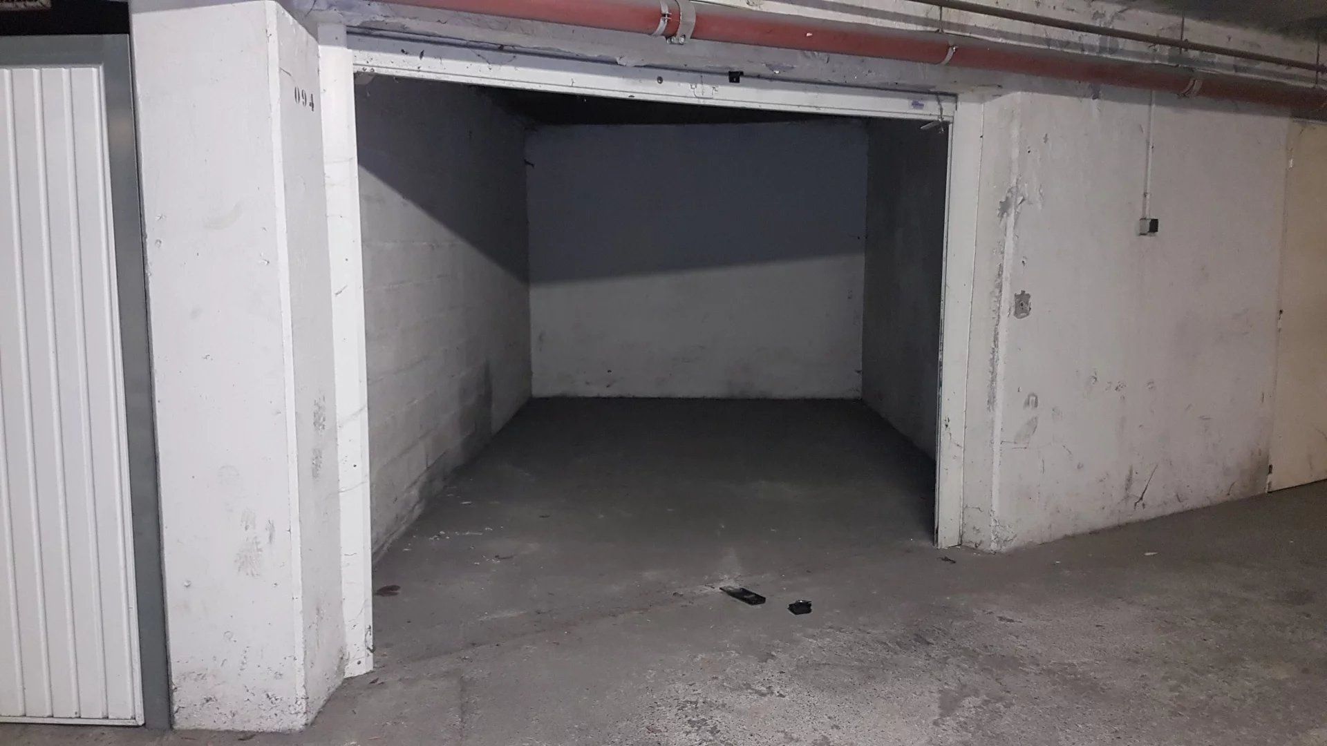 Box 1 voiture ou stockage avec accès sécurisé à Sophia Antipolis
