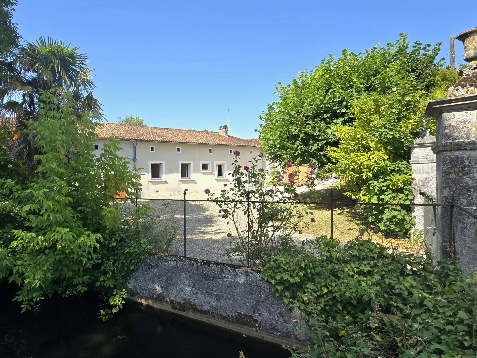 Sale Village house Bouteilles-Saint-Sébastien