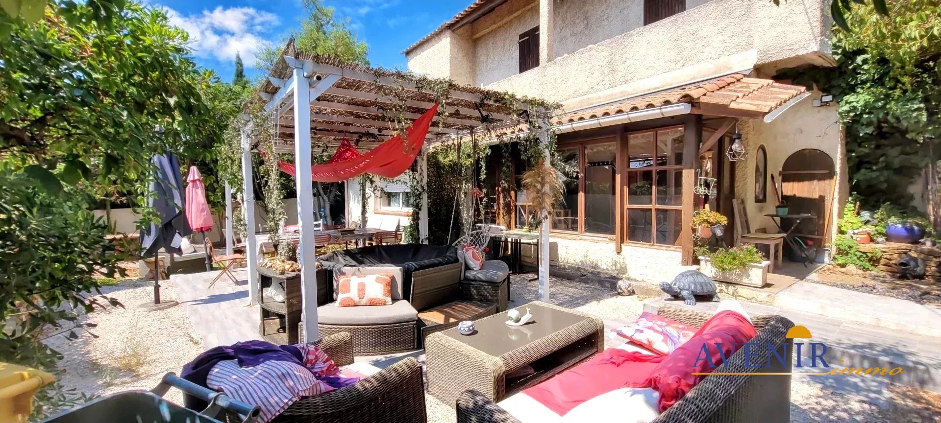 Agence immobilière de 