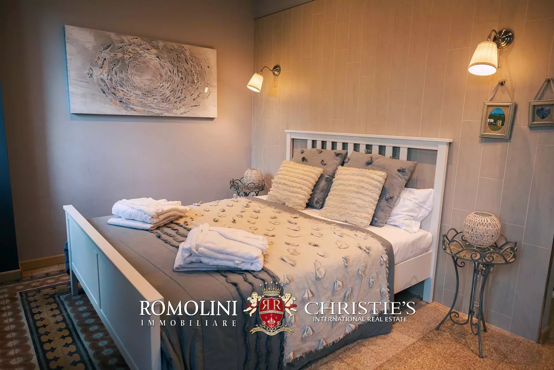8 Bedroom Villa/Townhouse's Image 72
