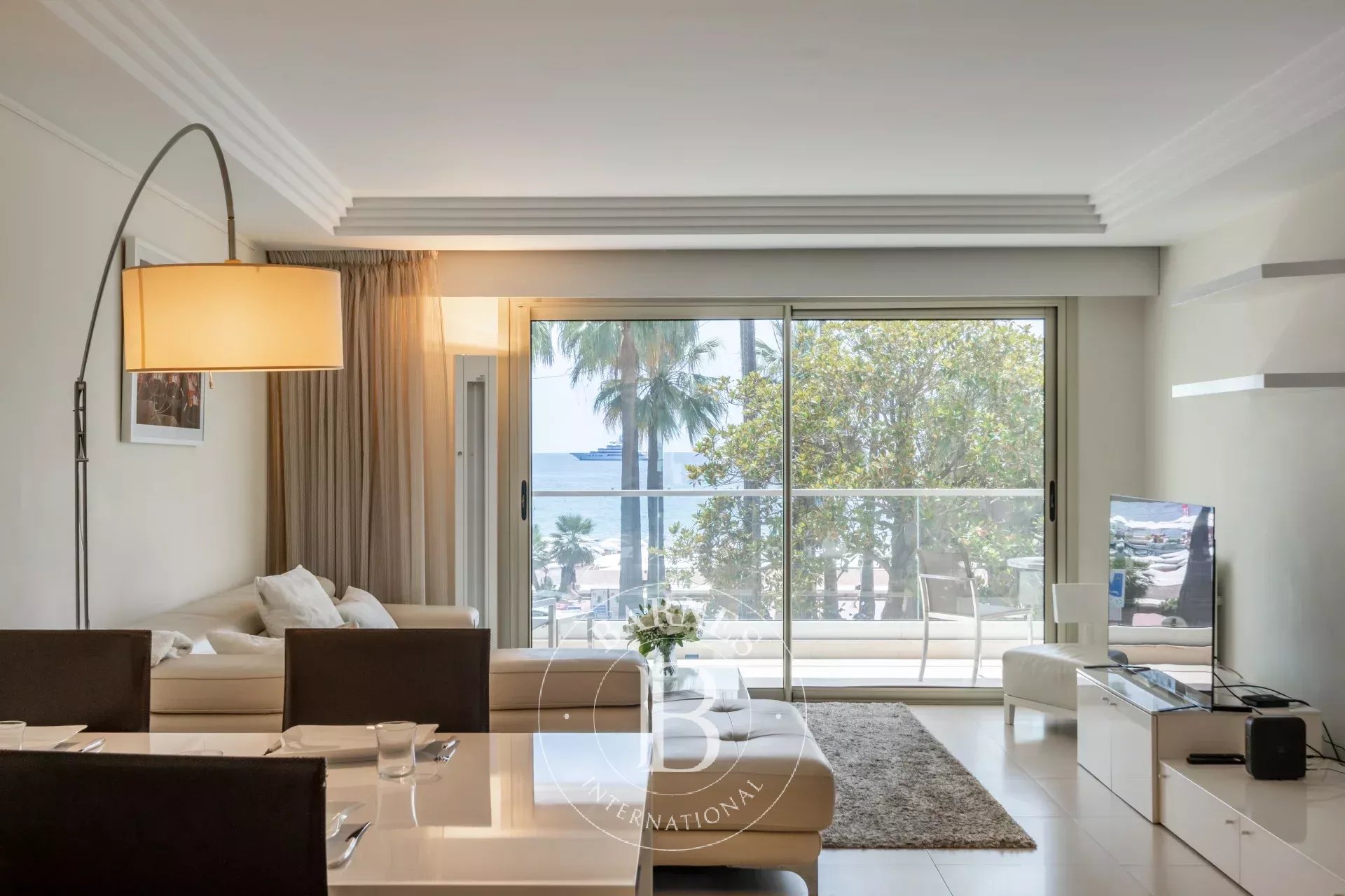 Cannes  - Appartement 3 Pi&egrave;ces 2 Chambres - picture 2