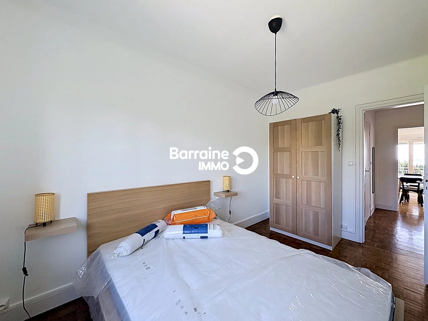 LOCATION MEUBLE BREST APPARTEMENT T5 RÉNOVÉ  AVEC GARAGE  VUE MER