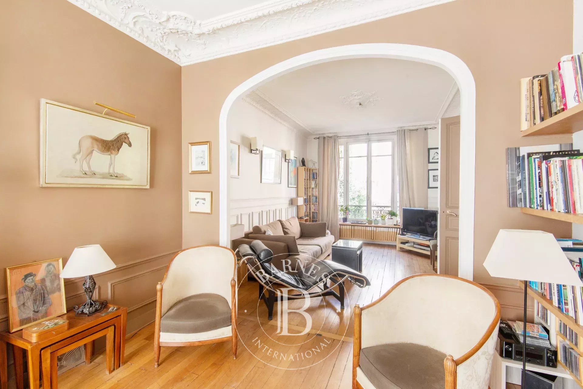 Ev Vanves - picture 5