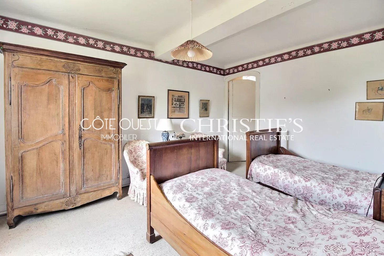4 Bedroom Villa/Townhouse's Image 8