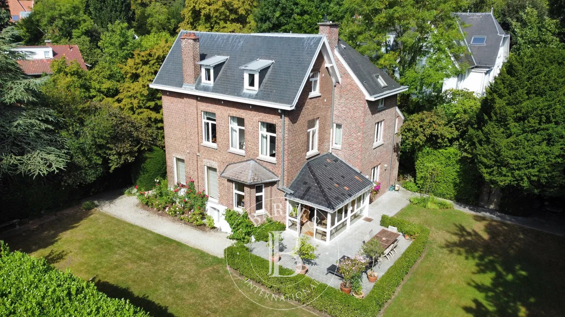Uccle - Observatoire - Magnifique maison de maître sur 11,85 ares.