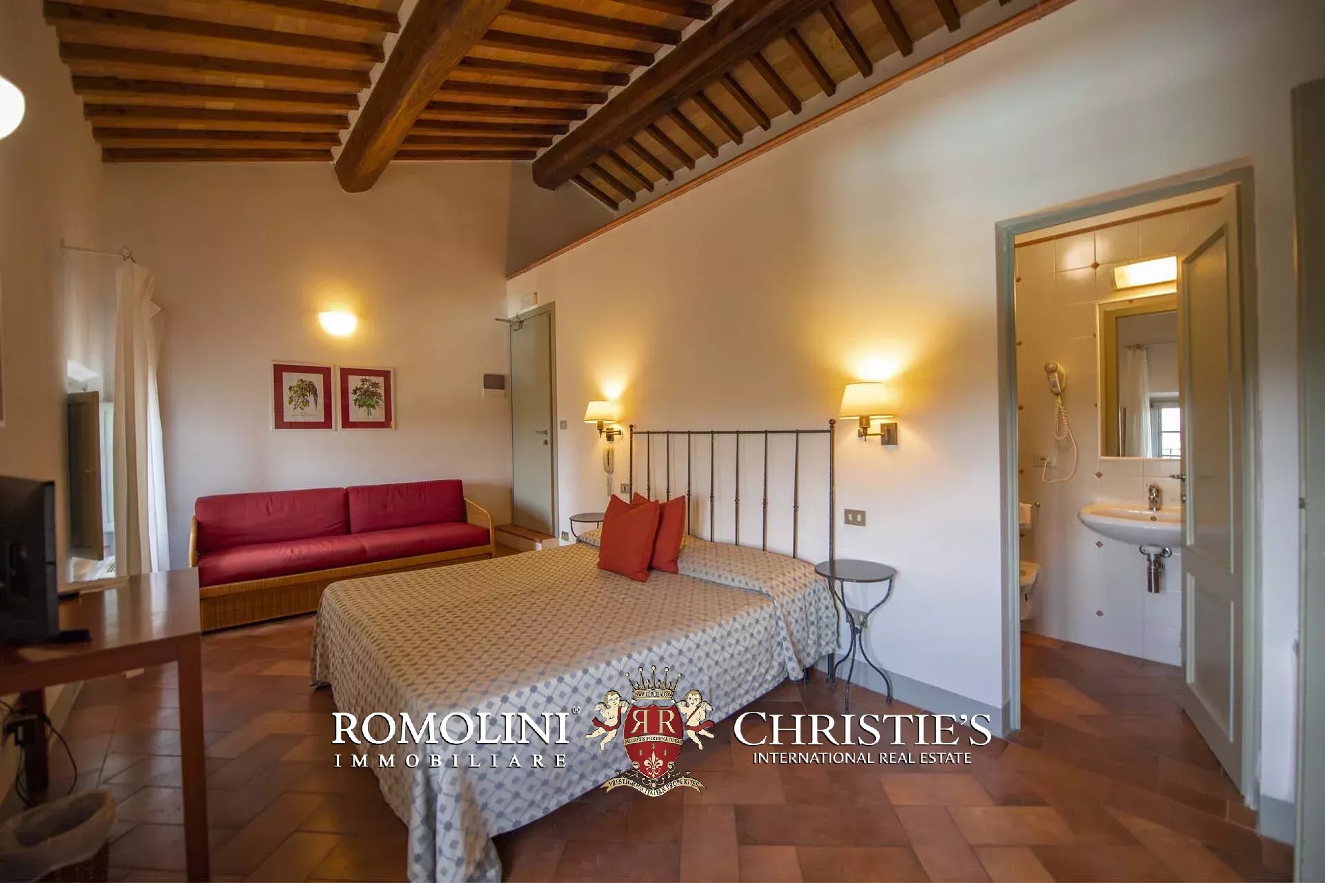 24-KEY BOUTIQUE HOTEL FOR SALE WITH VIEW OF SAN GIMIGNANO'S HISTORIC CENTER