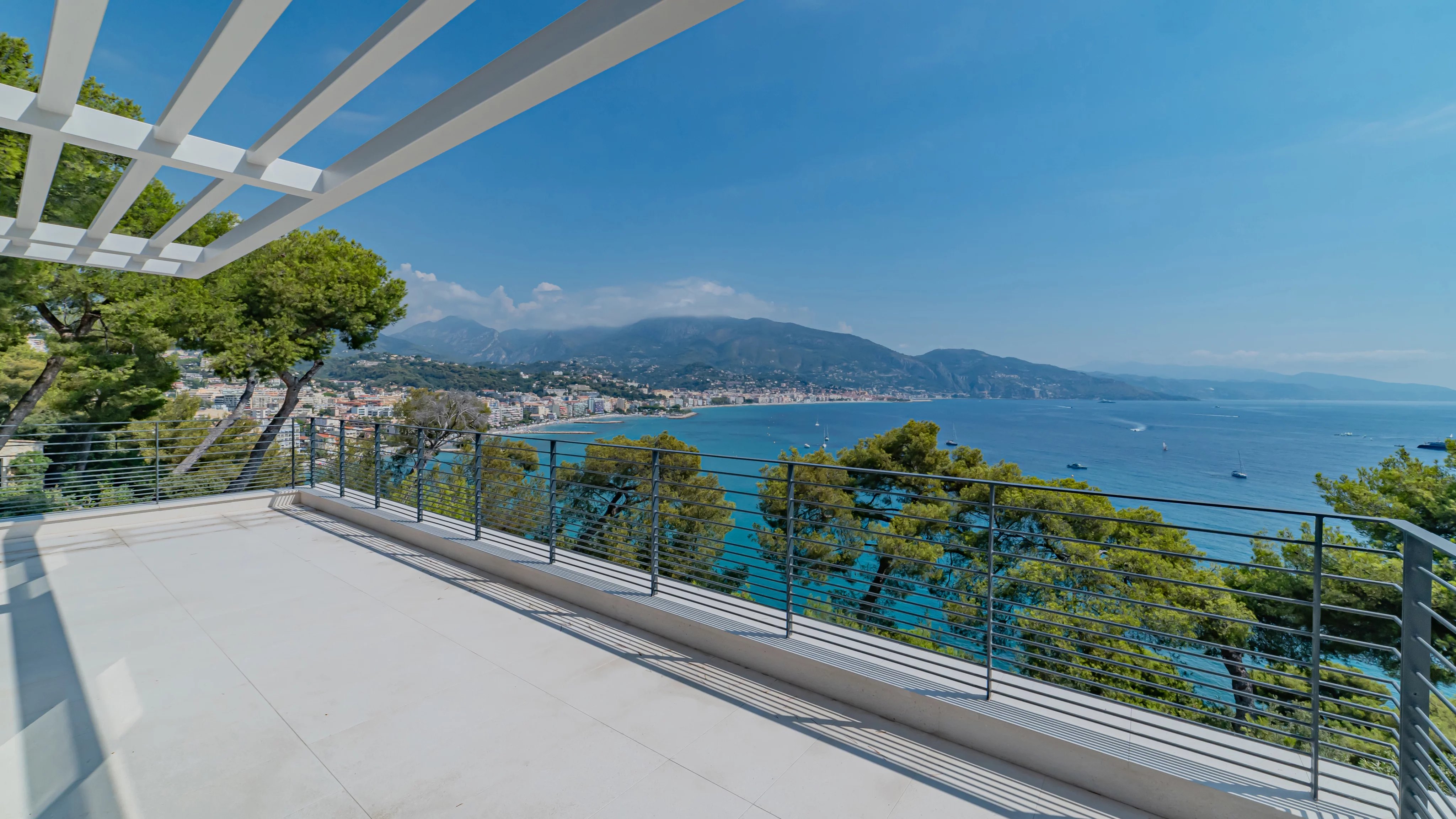 ROQUEBRUNE CAP MARTIN - LE CAP - VILLA VUE MER PANORAMIQUE - 6 CHAMBRES - PISCINE - APPARTEMENT INDEPENDANT