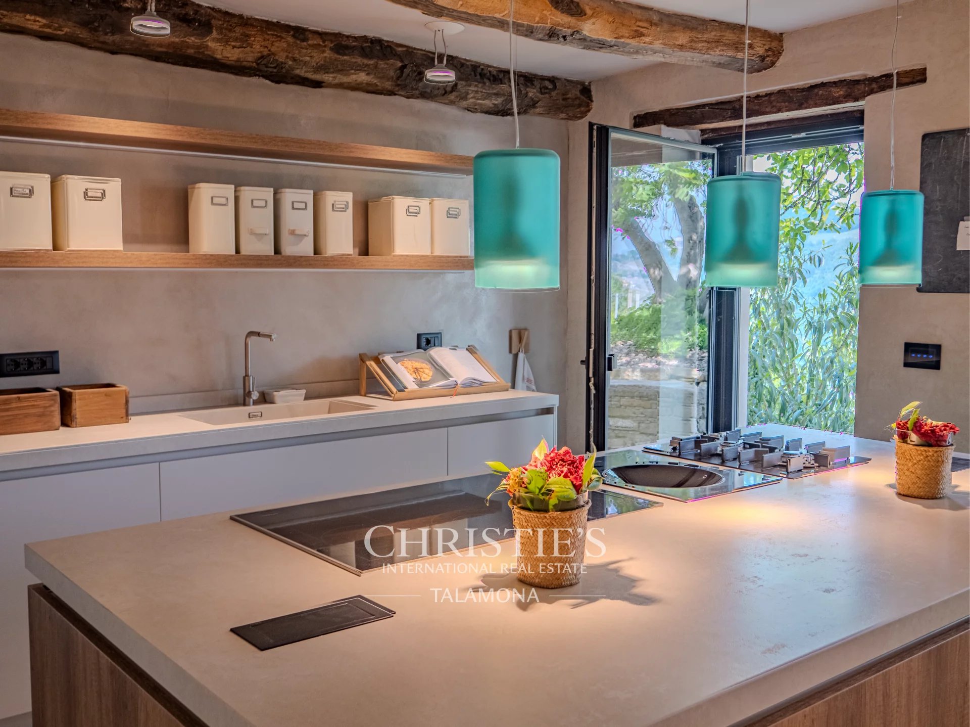 4 Bedroom Villa/Townhouse's Image 10