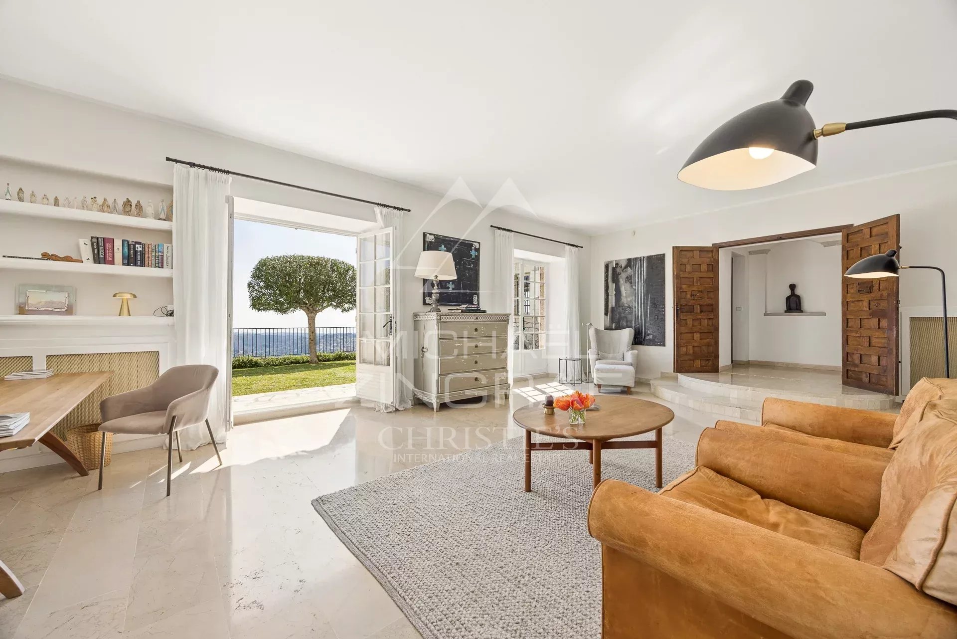 6 Bedroom Villa/Townhouse's Image 6