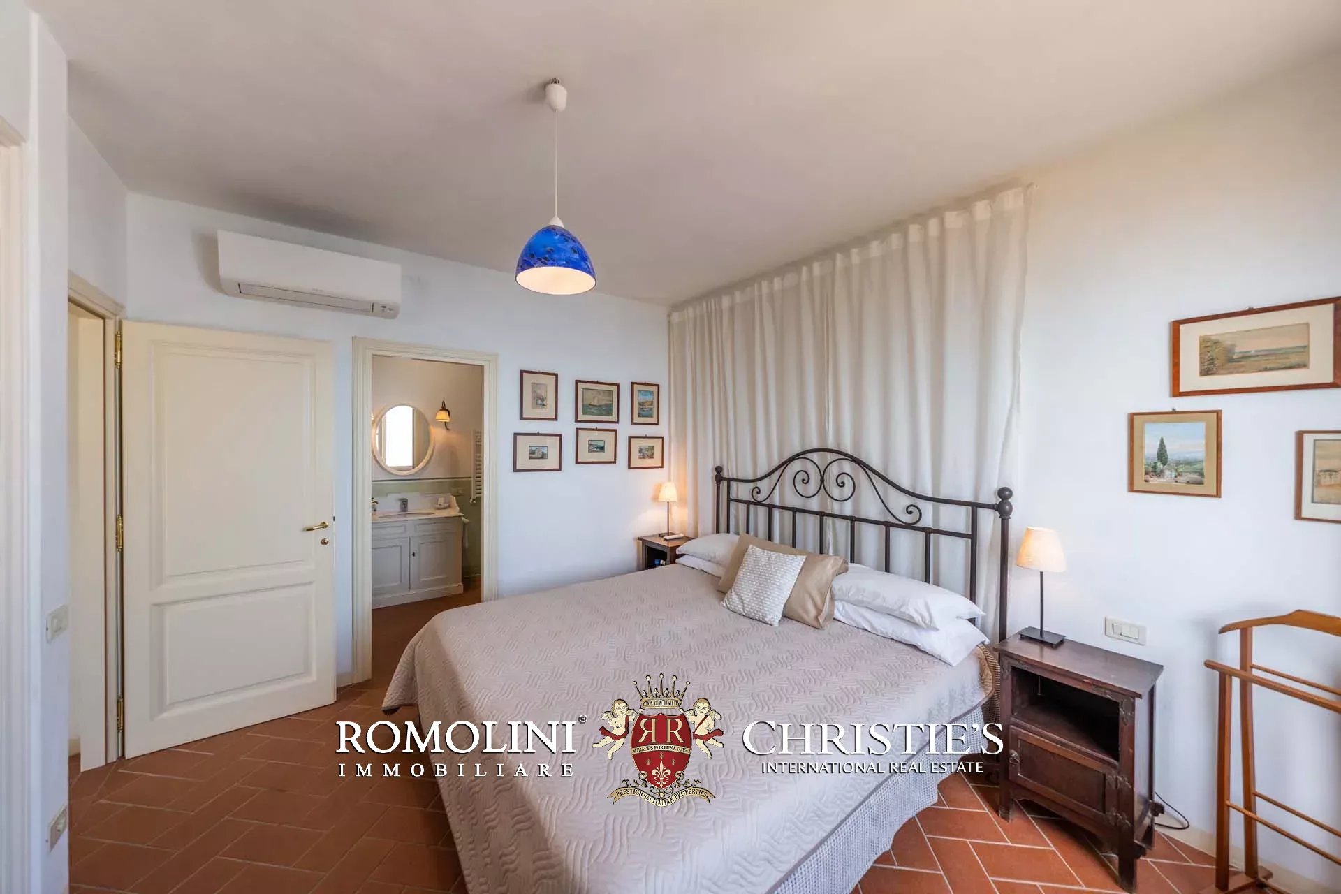 11 Bedroom Villa/Townhouse's Image 123