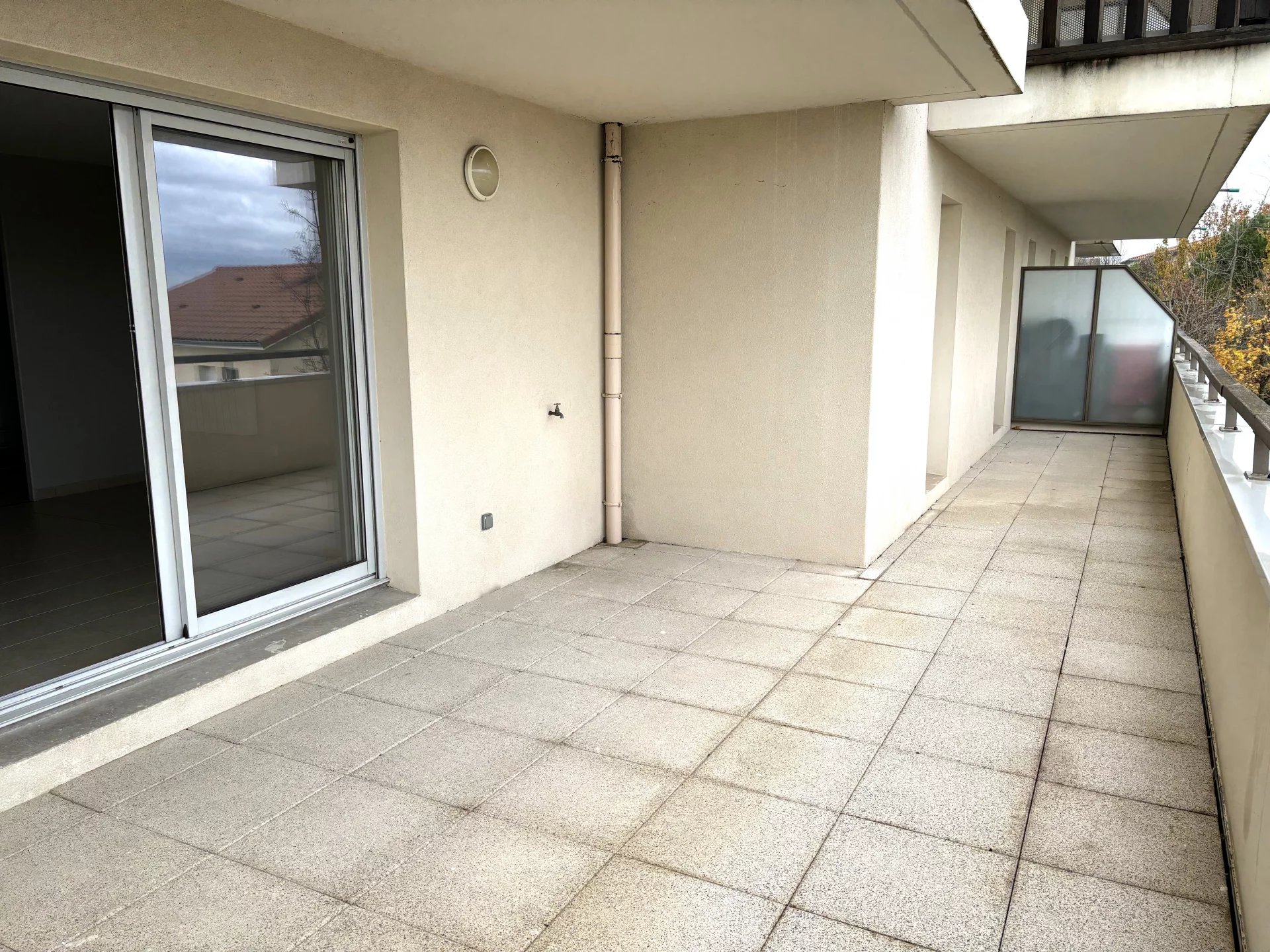 Bel appartement avec terrasse à ANSE