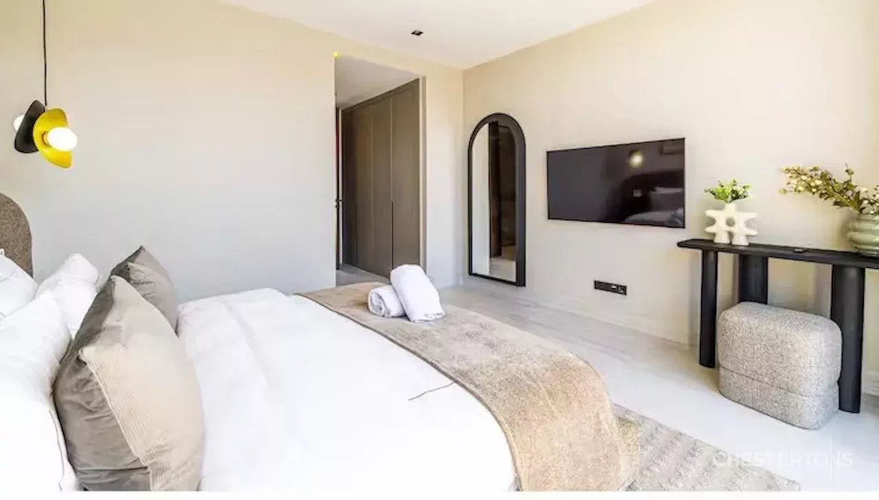  Image of Villa - 5 Bedrooms for Sale in Marrakech-Ménara-Marrakech-Morocco, Image 16