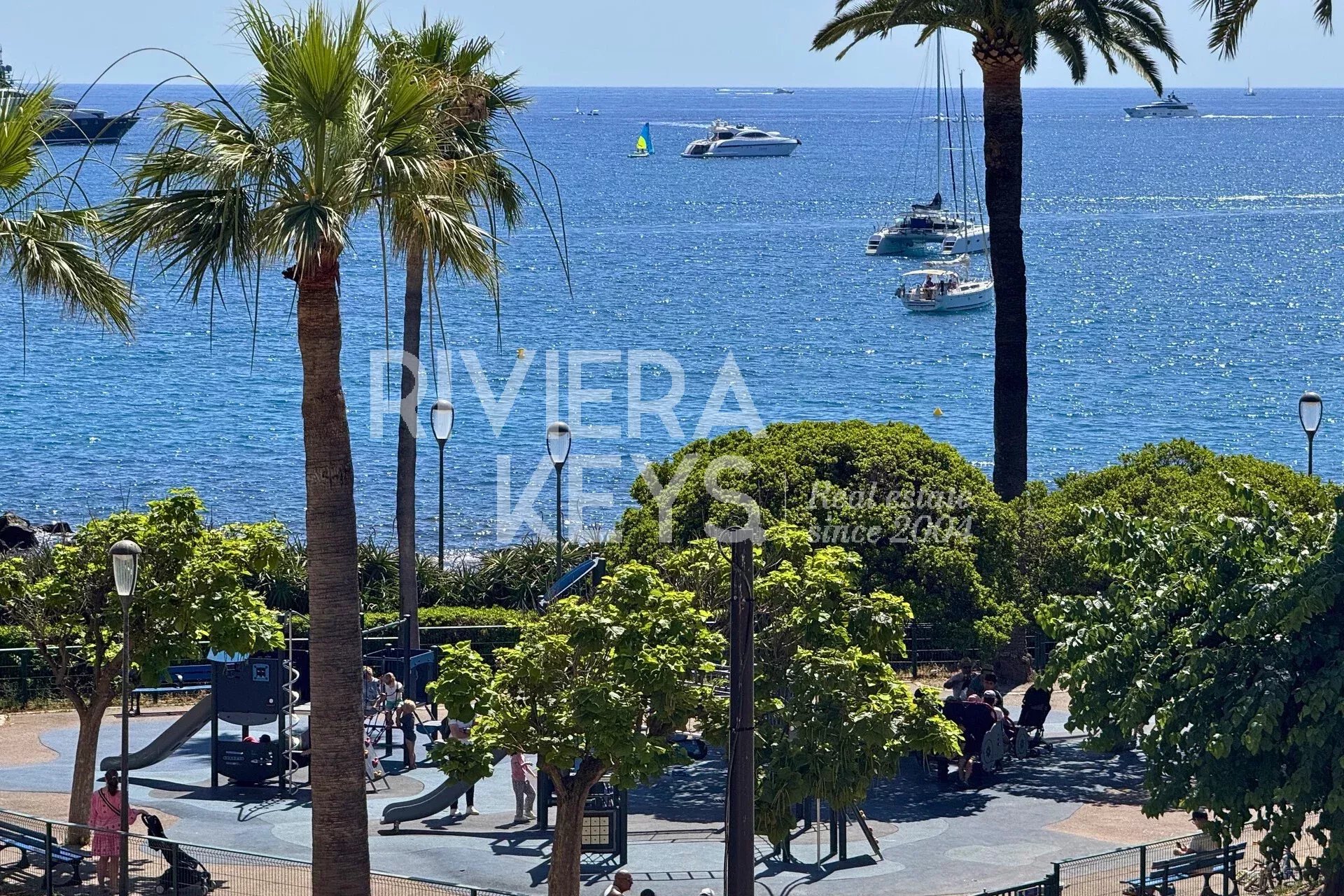 ANTIBES – Ilette ved sjøen : Elegant 3-romsleilighet med sjøutsikt