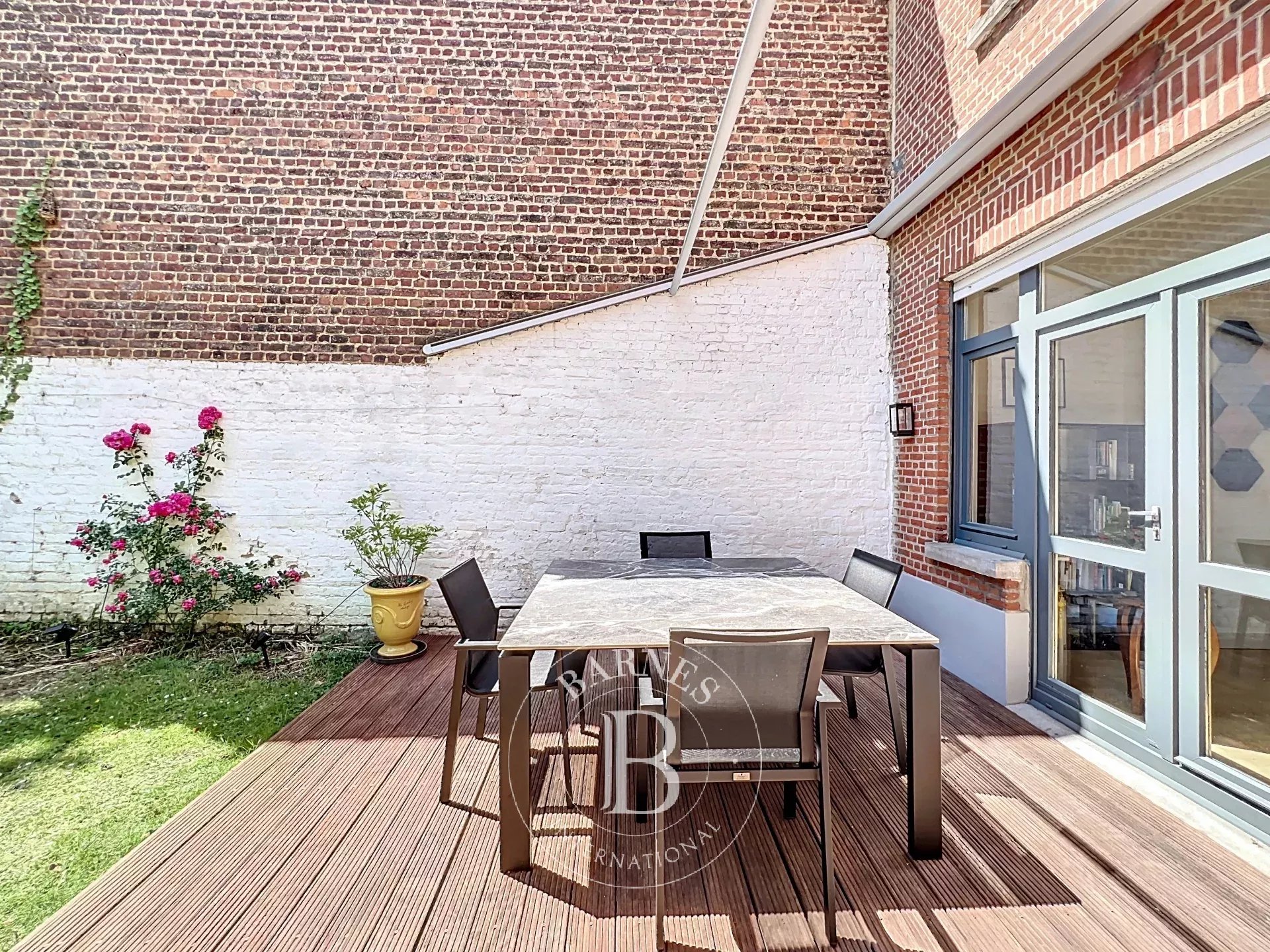 Maison unifamiliale jardin terrasse garage