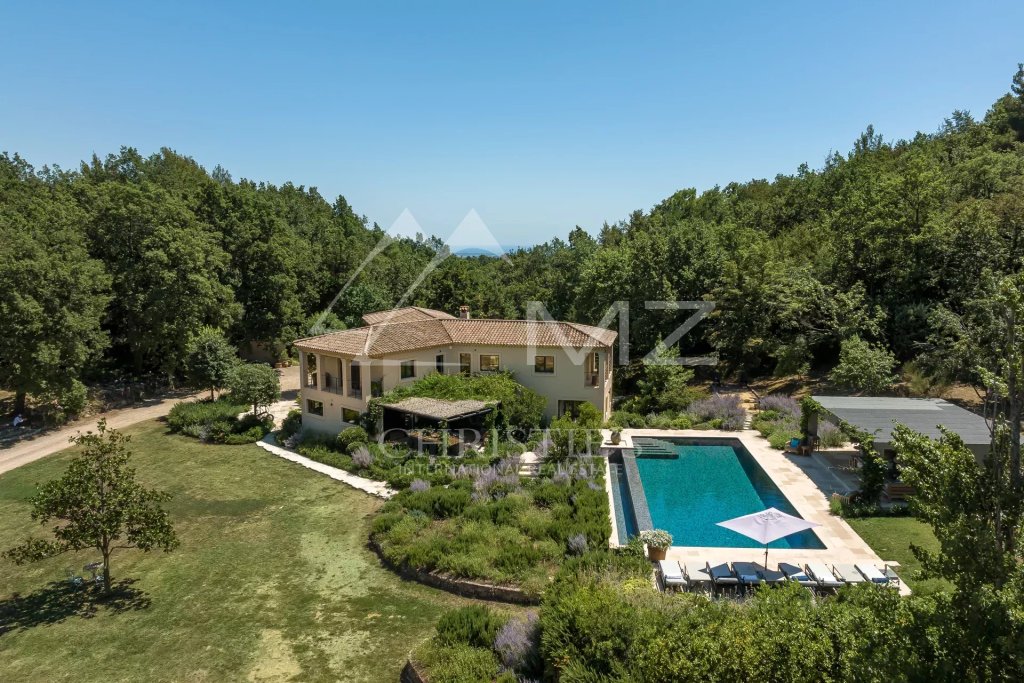Villa for sale in Chateauneuf de Grasse — Renovated property with fantastic panoramic views