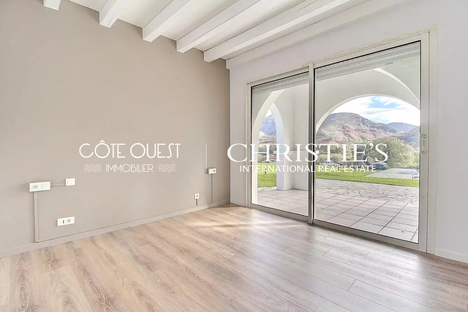 4 Bedroom Villa/Townhouse's Image 7