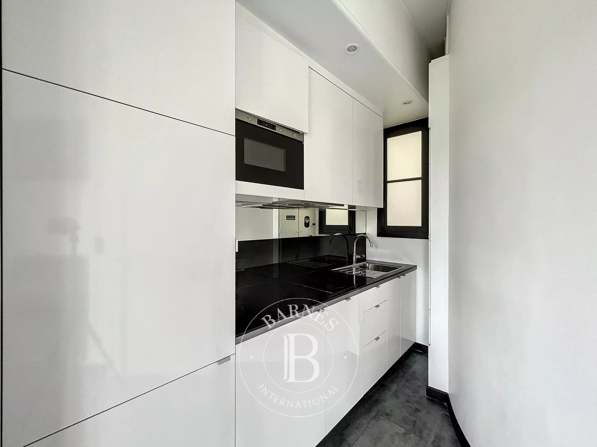 Daire Paris 8ème - picture 6