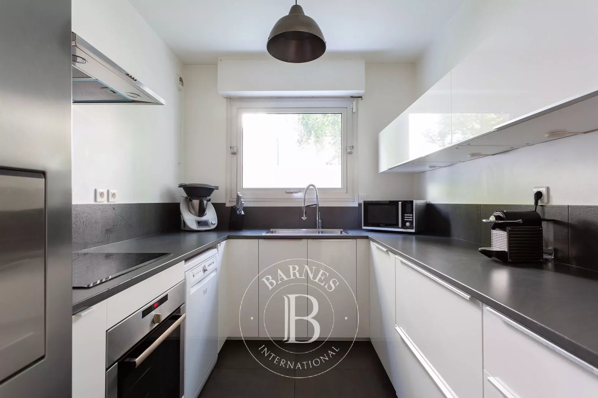 NEUILLY CHEZY/PERRONET - 4-BEDROOM FAMILY APARTMENT