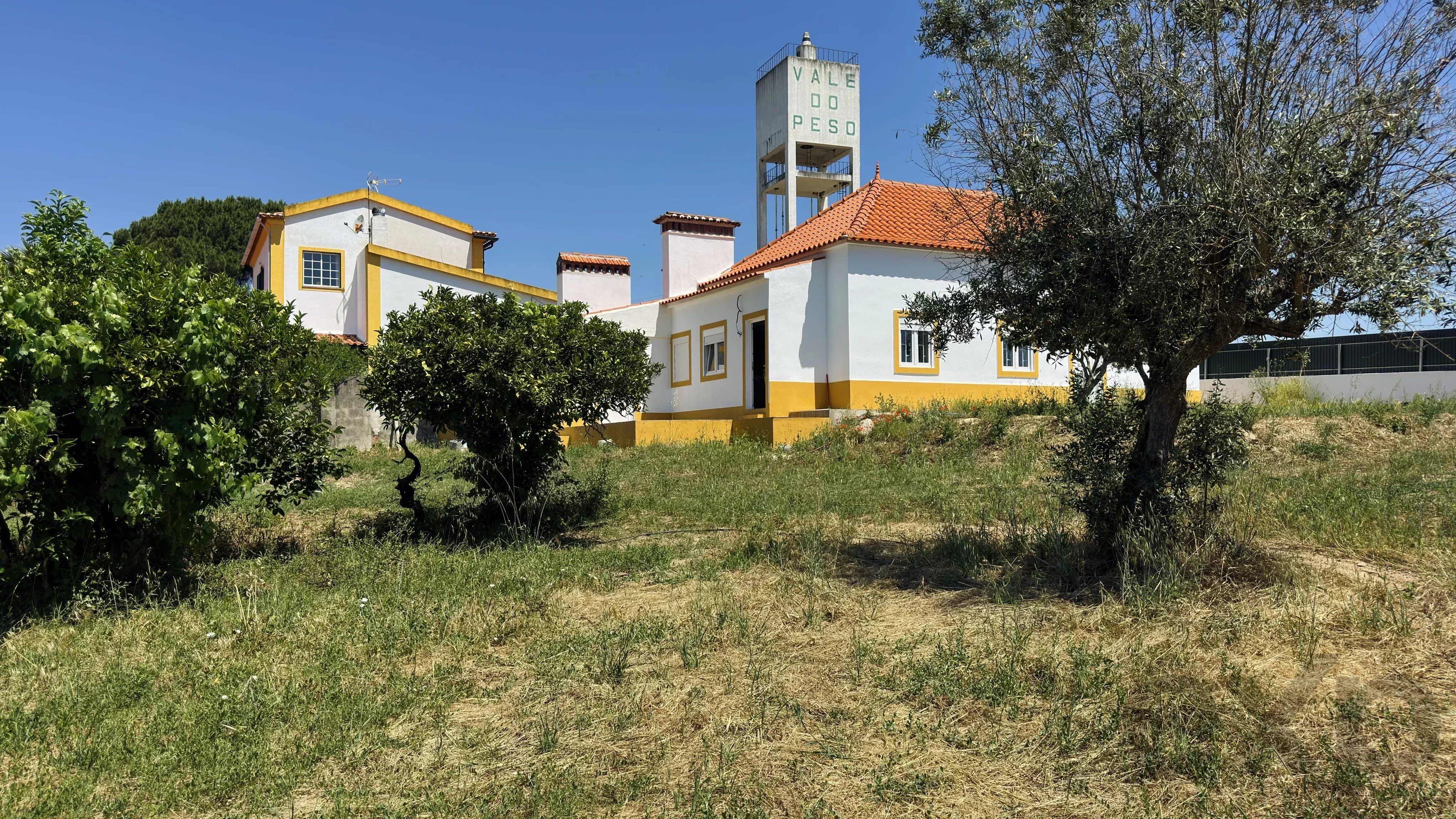 A Beautifully Renovated Vila in Alto Alentejo, Ready to move in | 3 Suites, Pool Licence, 4250m² in Portalegre 86847344 image 1