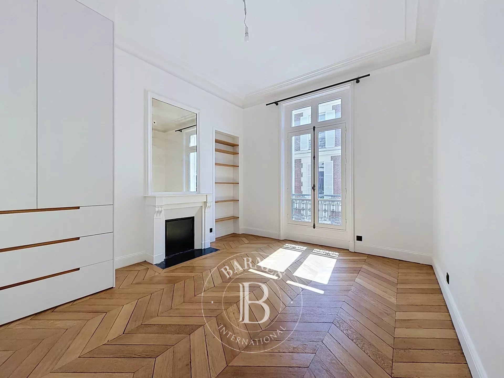Paris  - Apartment 5 Bedrooms - picture 13