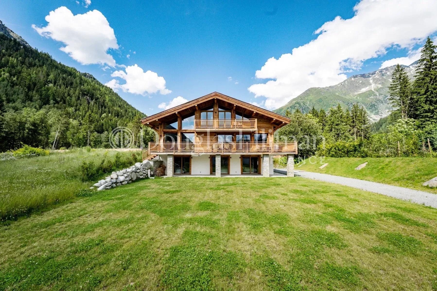 ARGENTIERE – Chalet neuf de 5 chambres avec piscine - Image nᵒ2