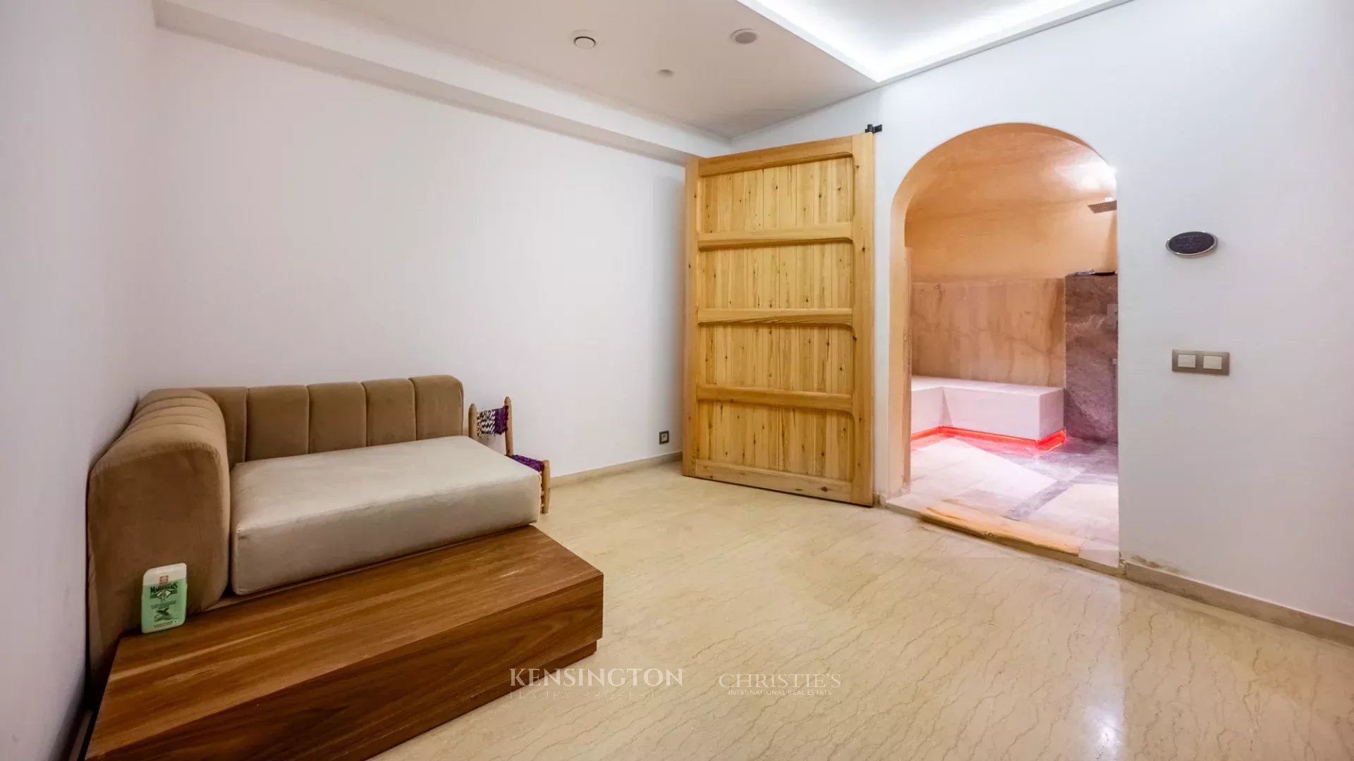 5 Bedroom Villa/Townhouse's Image 47