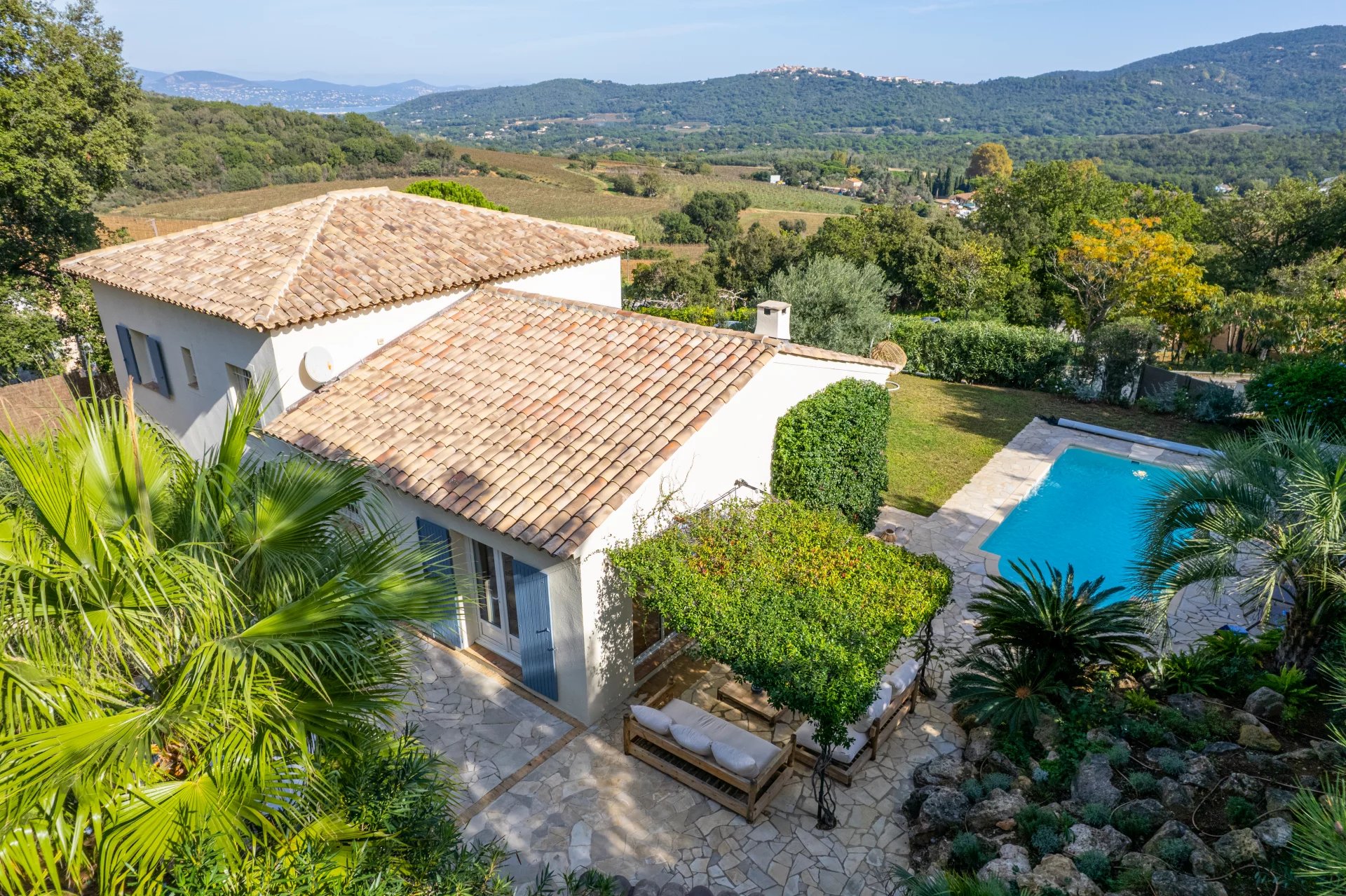 La Croix-Valmer Beautiful renovated villa in a quiet location with swimming pool