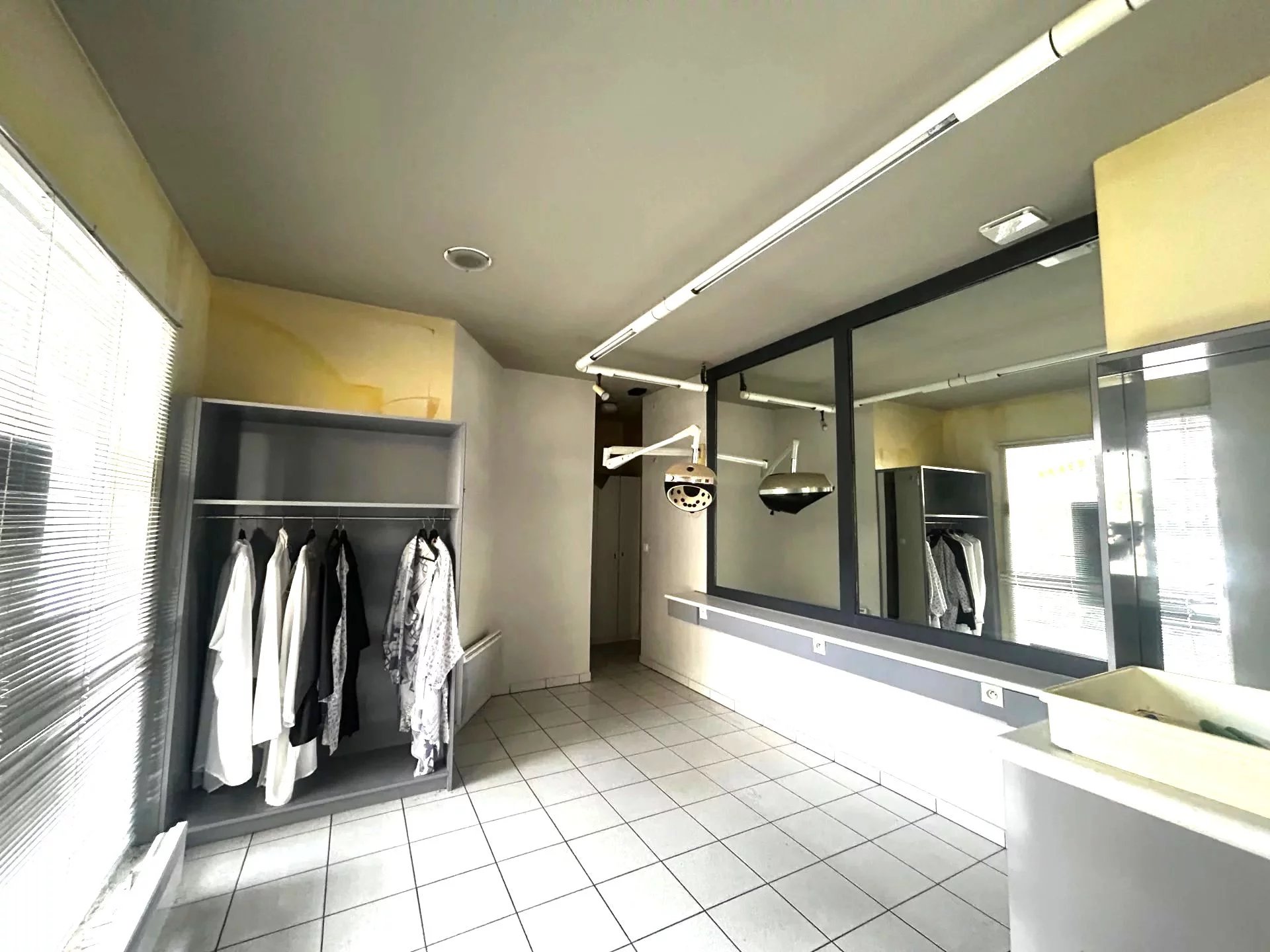 LOCAL COMMERCIAL EN CENTRE VILLE - Photo 2