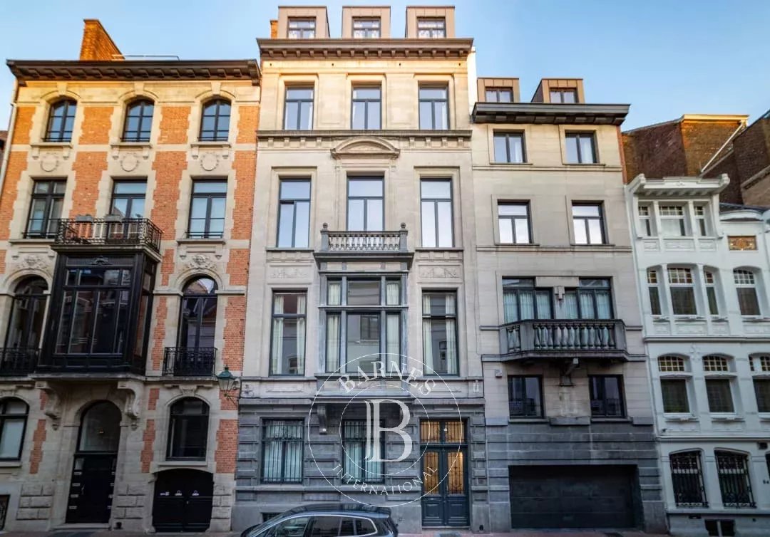 Stéphanie/Chatelain - gemeubileerd penthouse met 3 slaapkamers