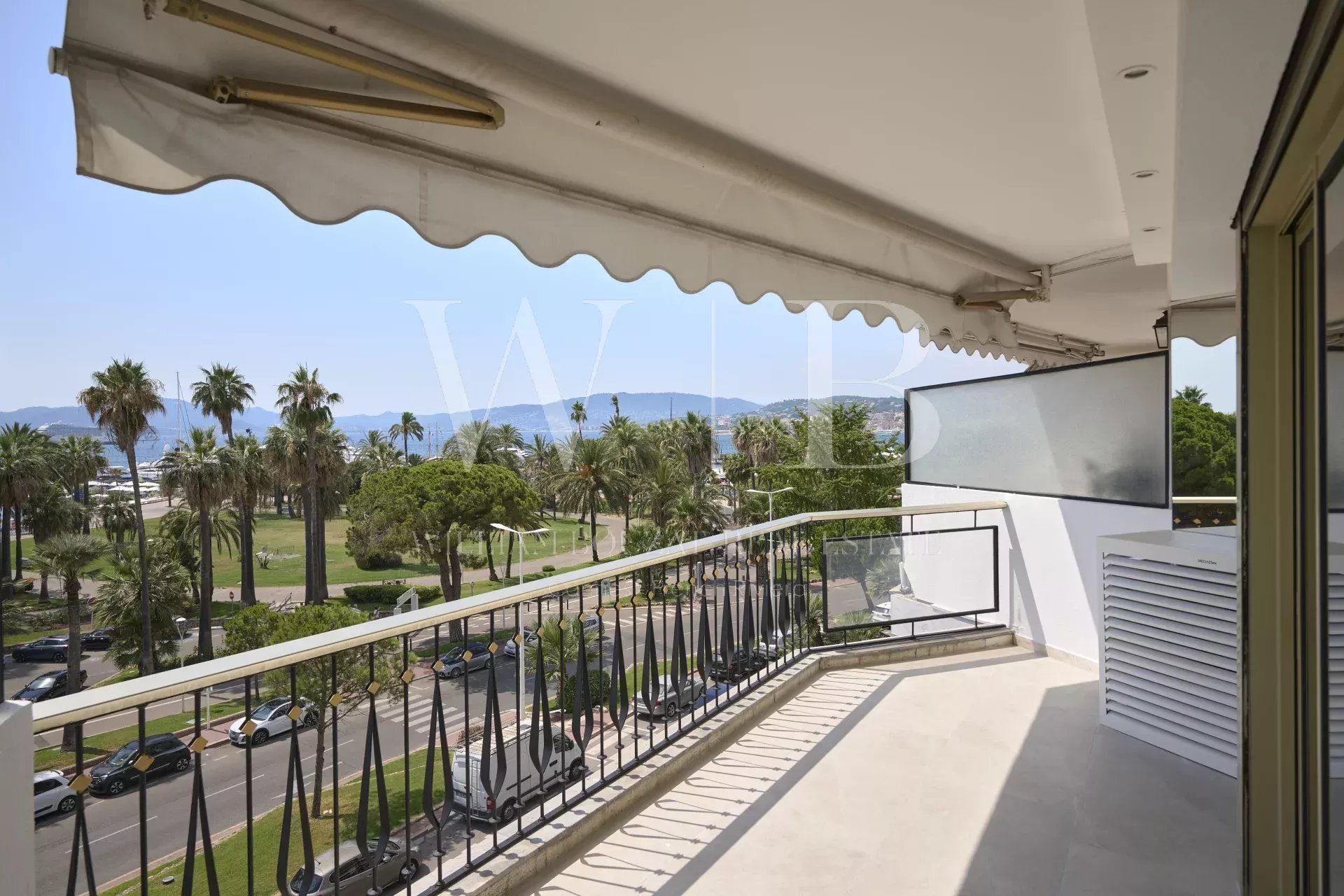 Agence immobilière de WILLIAM BOUZAT REAL ESTATE – Cannes French Riviera