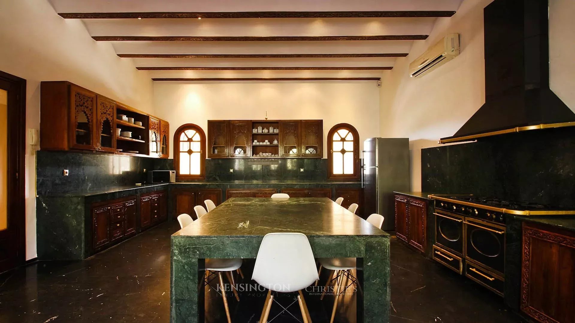 8 Bedroom Villa/Townhouse's Image 24