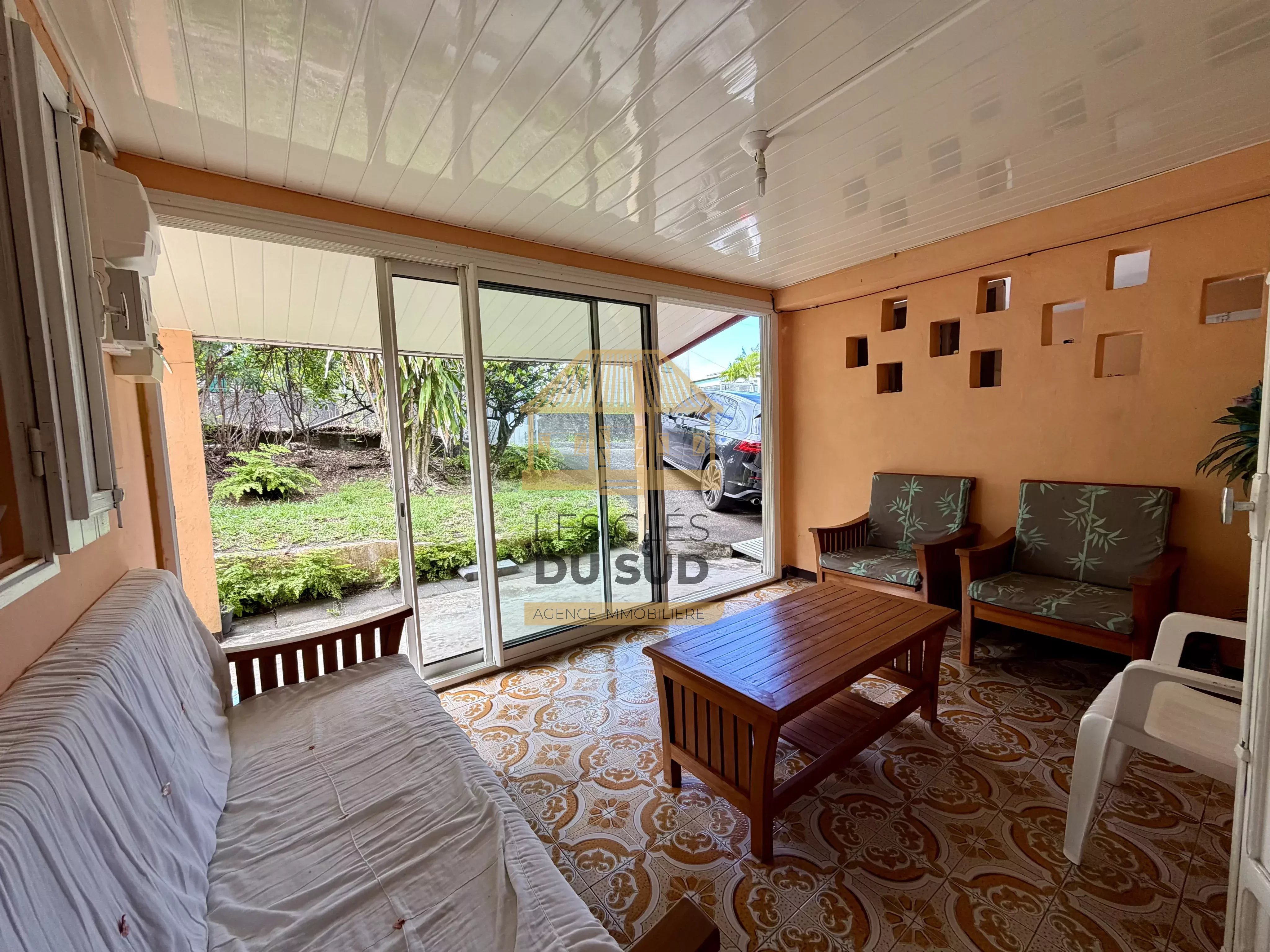 A VENDRE - MAISON DE TYPE T4 DE 101 M² ENVIRON - SAINT JOSEPH - 197 000 €