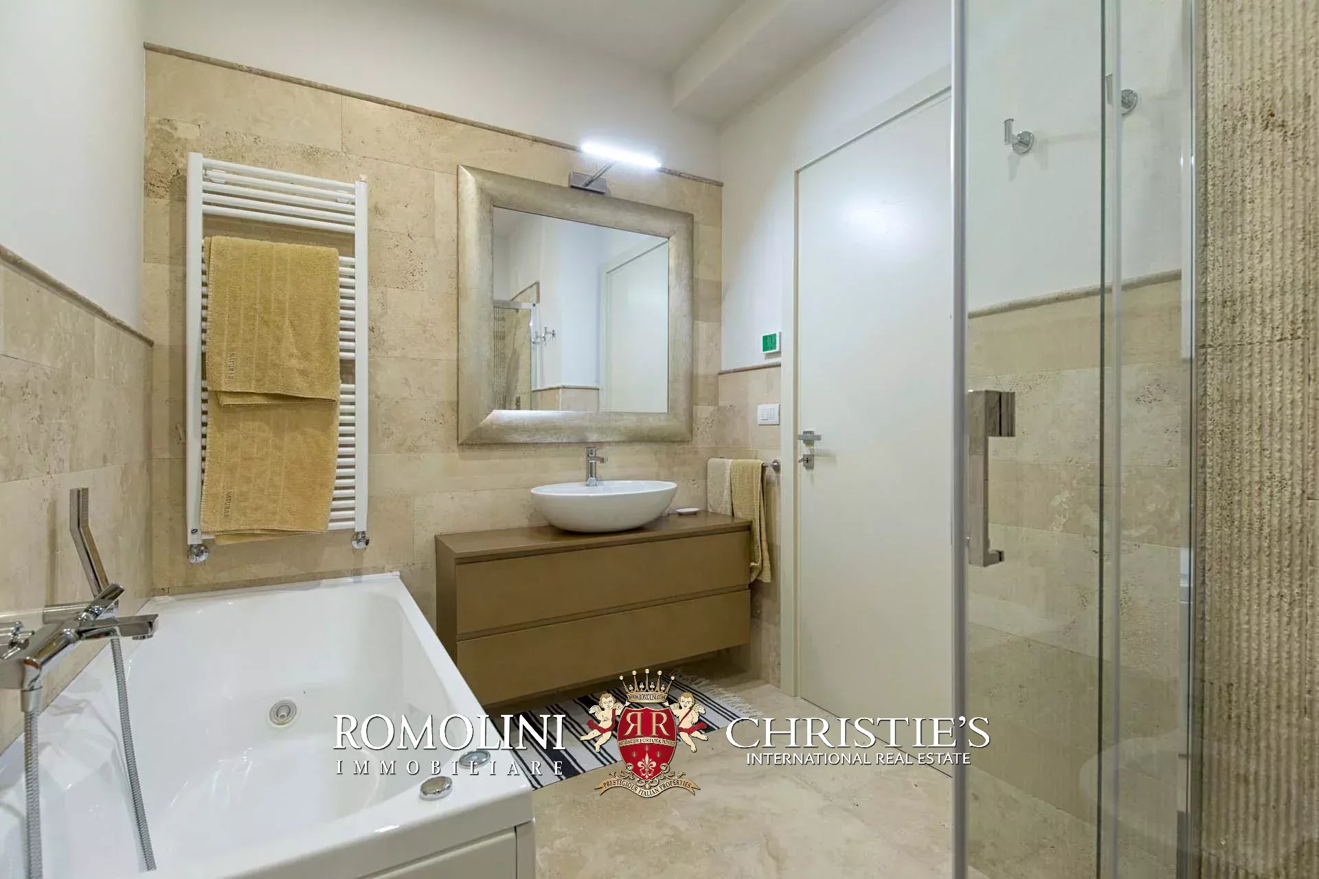 7 Bedroom Villa/Townhouse's Image 67