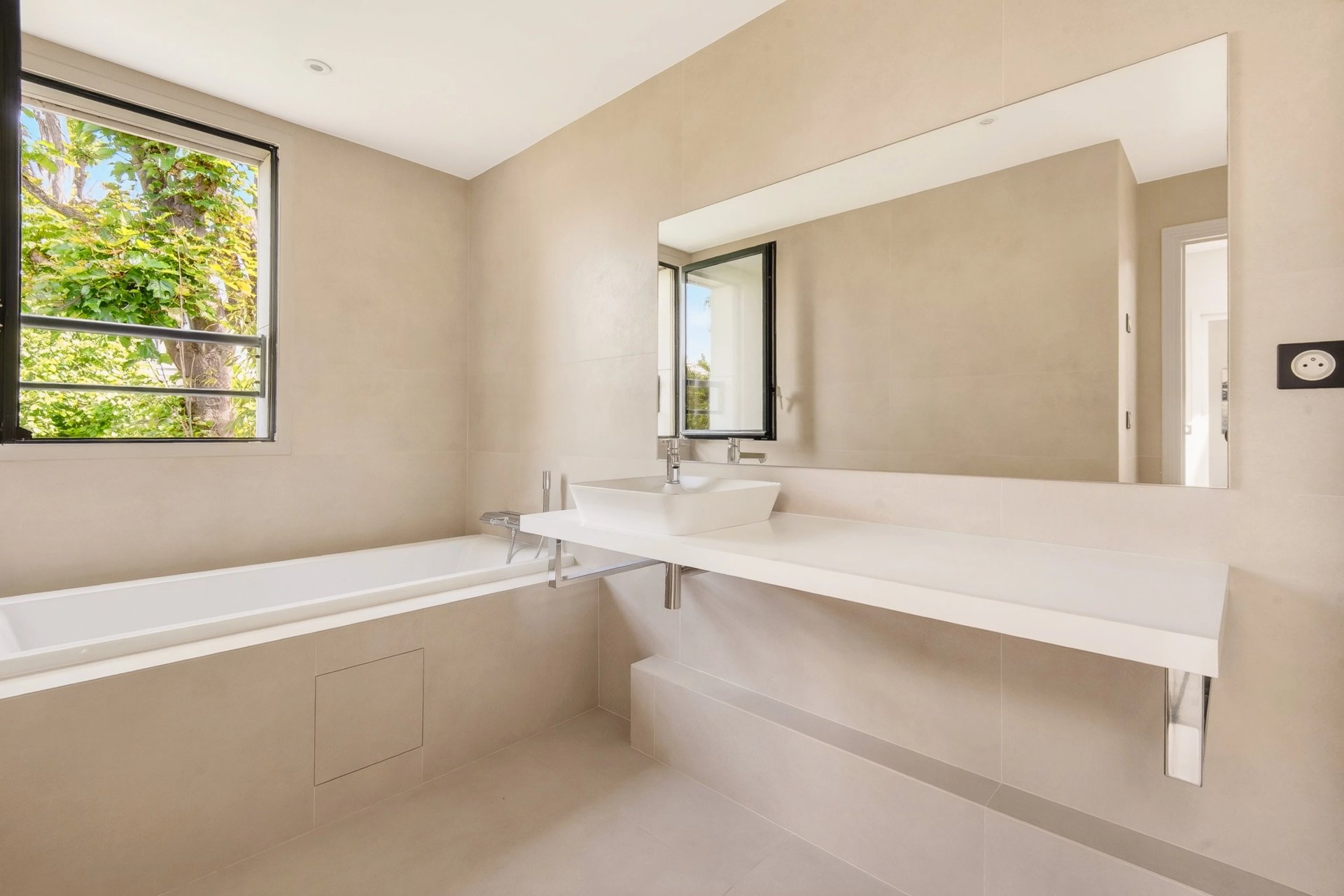 5 Bedroom Villa/Townhouse's Image 11