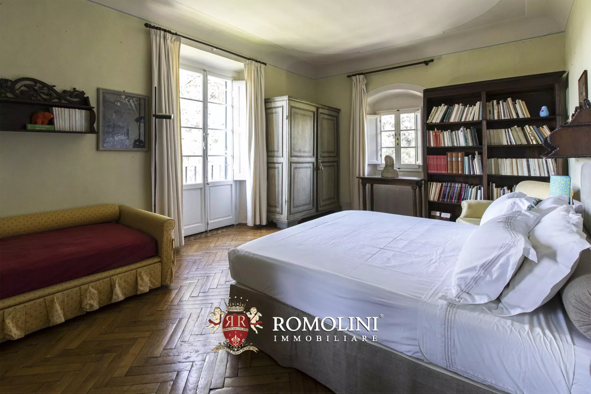 7 Bedroom Villa/Townhouse's Image 37