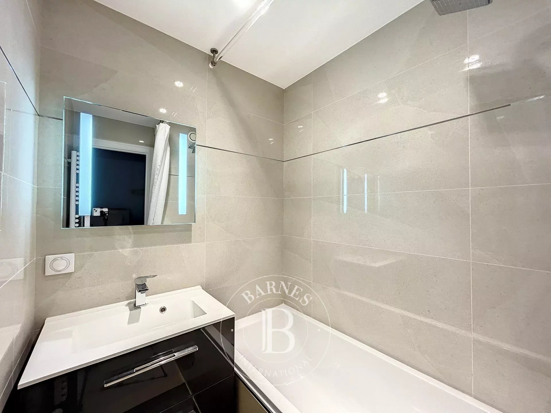 Daire Paris 8ème - picture 7