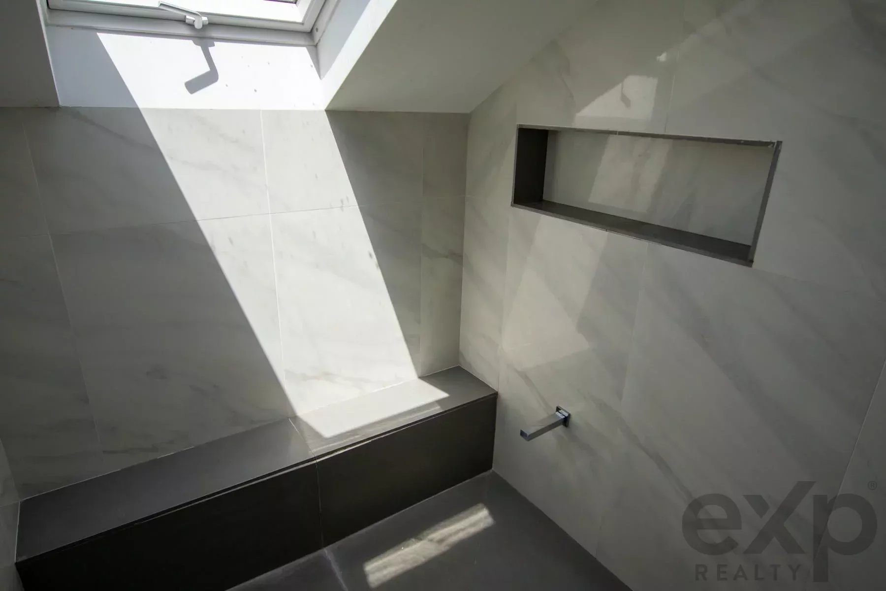Penthouse Luxury with Sea & Harbour Views in Prime Estoril 85996079 image 47